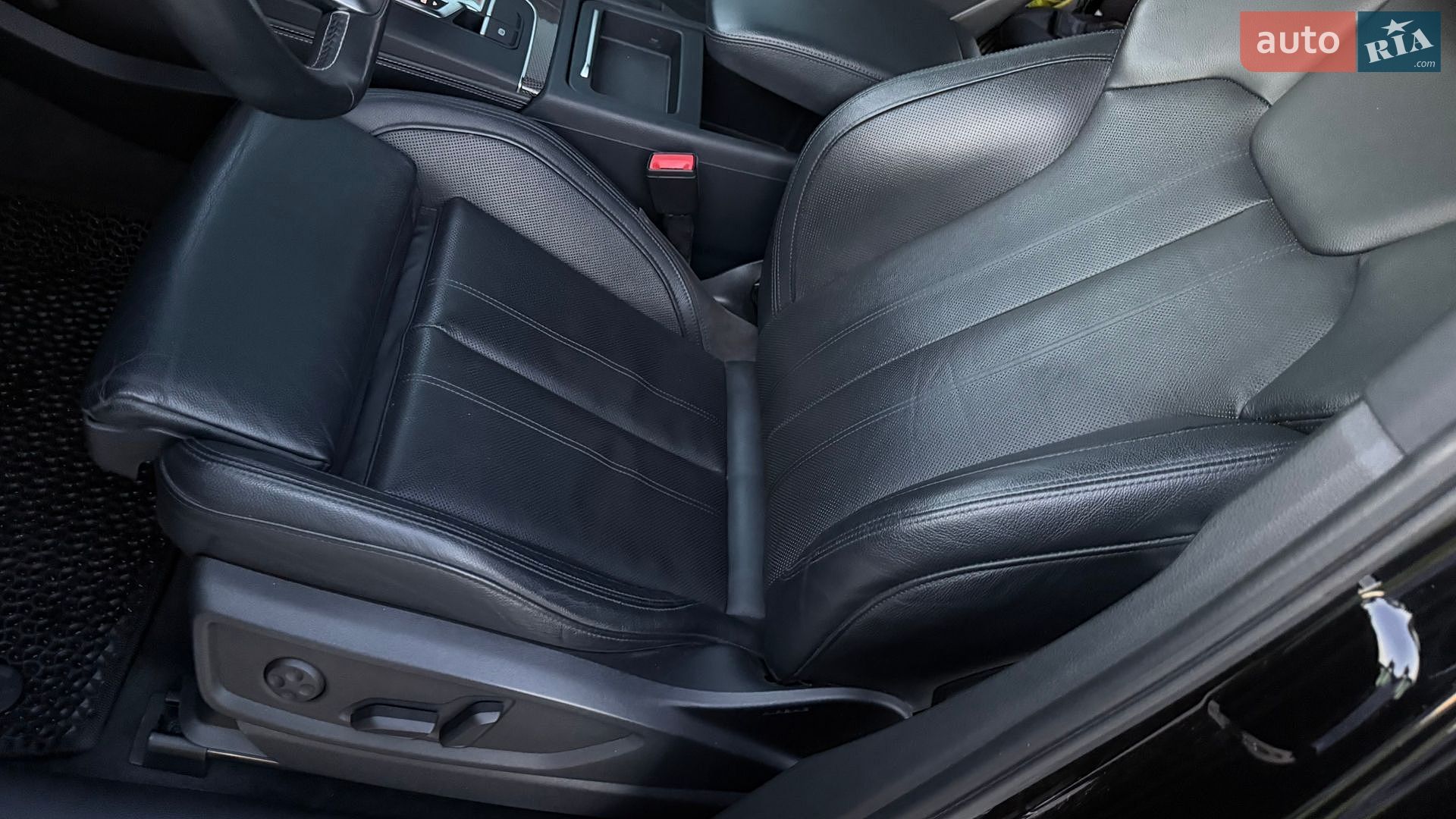 Audi SQ5 2018 VIN WA1A4AFY3J2138336 фото оголошення 15 з 20