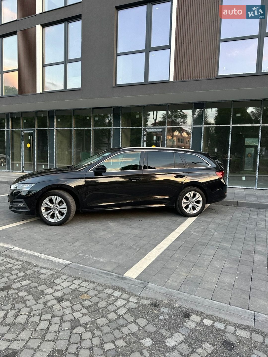 Skoda Octavia 2021 VIN TMBJJ7NX0MY193192 фото оголошення 5 з 38
