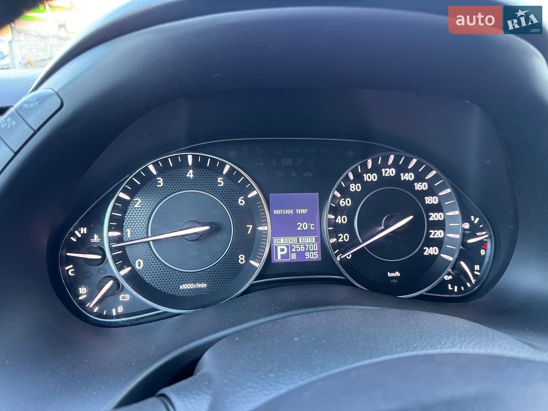 Nissan Patrol 2011 VIN JN1TANY62U0002306 фото оголошення 28 з 166