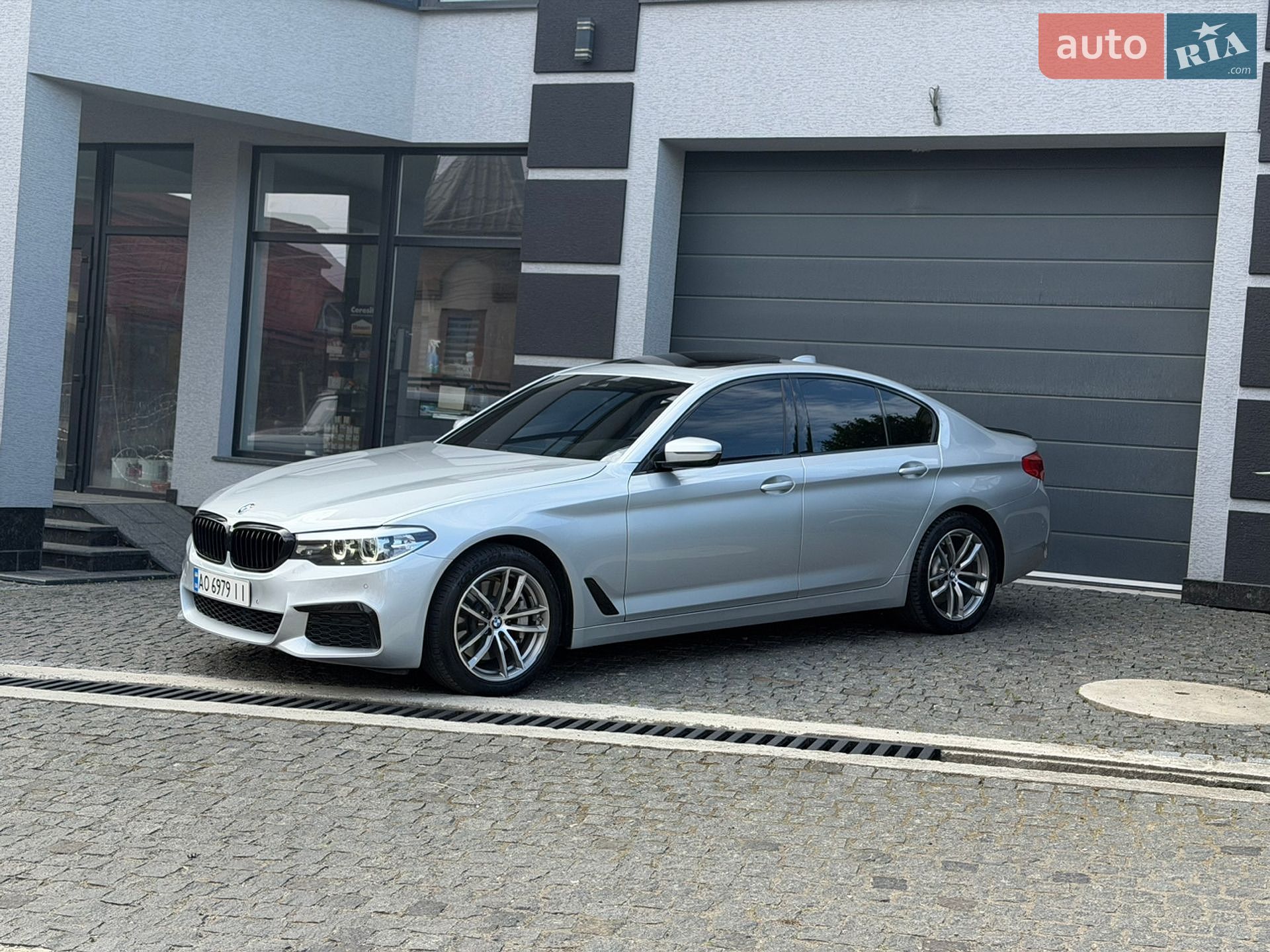 BMW 5 Series 2018 VIN WBAJA5C53KWW03558 фото оголошення 5 з 30