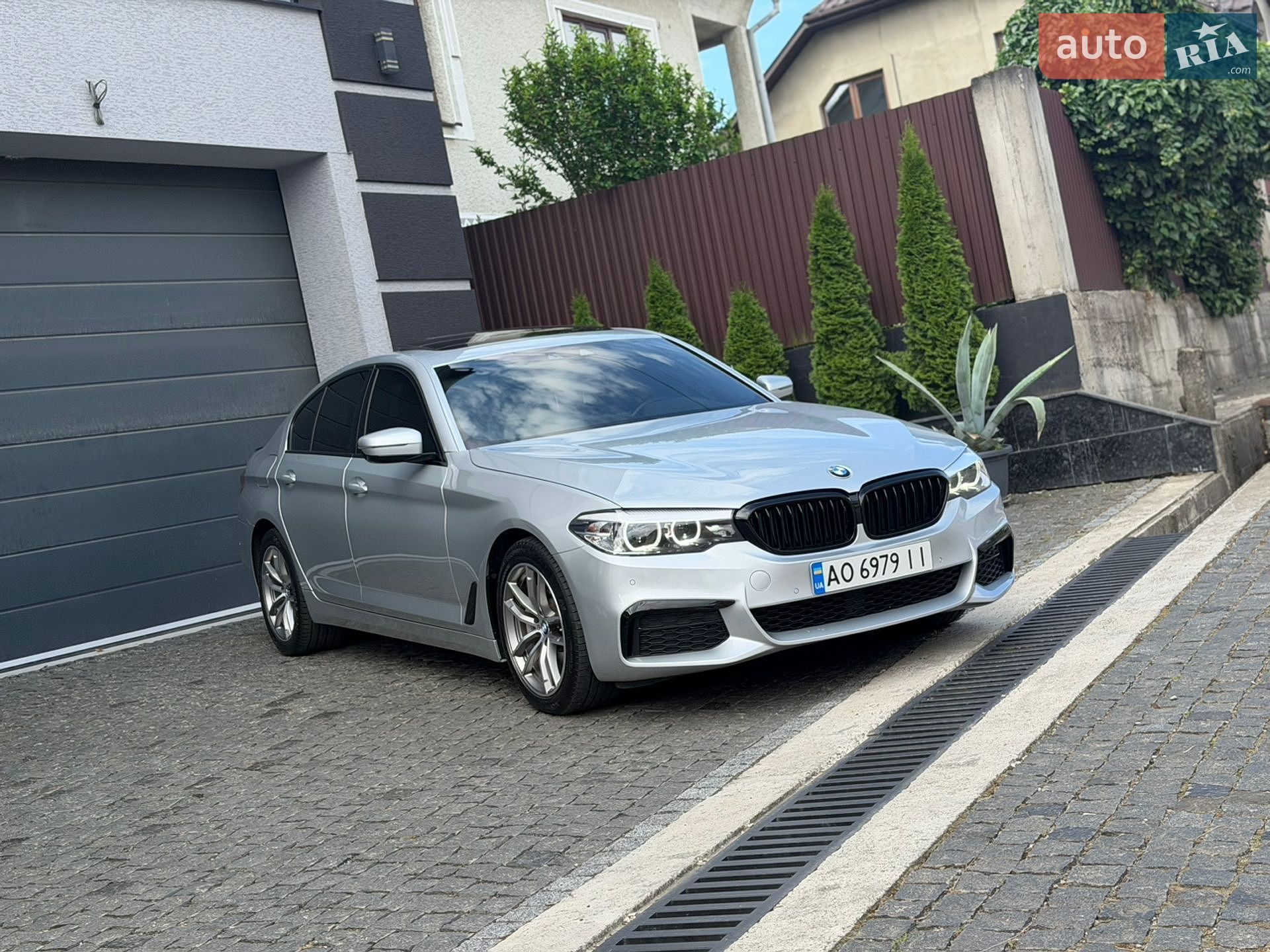 BMW 5 Series 2018 VIN WBAJA5C53KWW03558 фото оголошення 9 з 30
