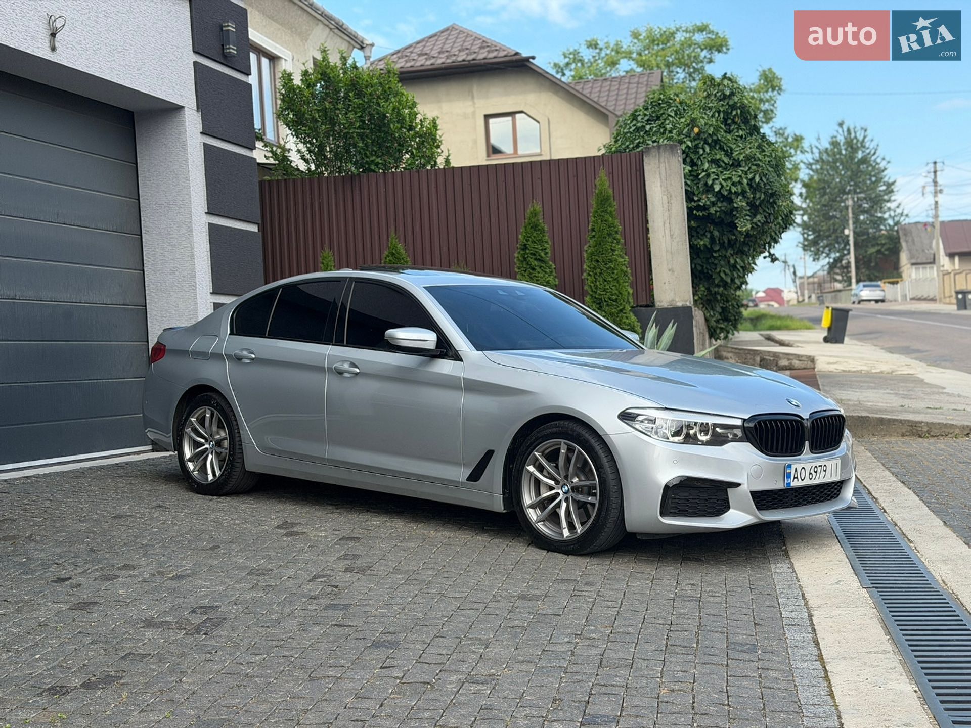 BMW 5 Series 2018 VIN WBAJA5C53KWW03558 фото оголошення 11 з 30