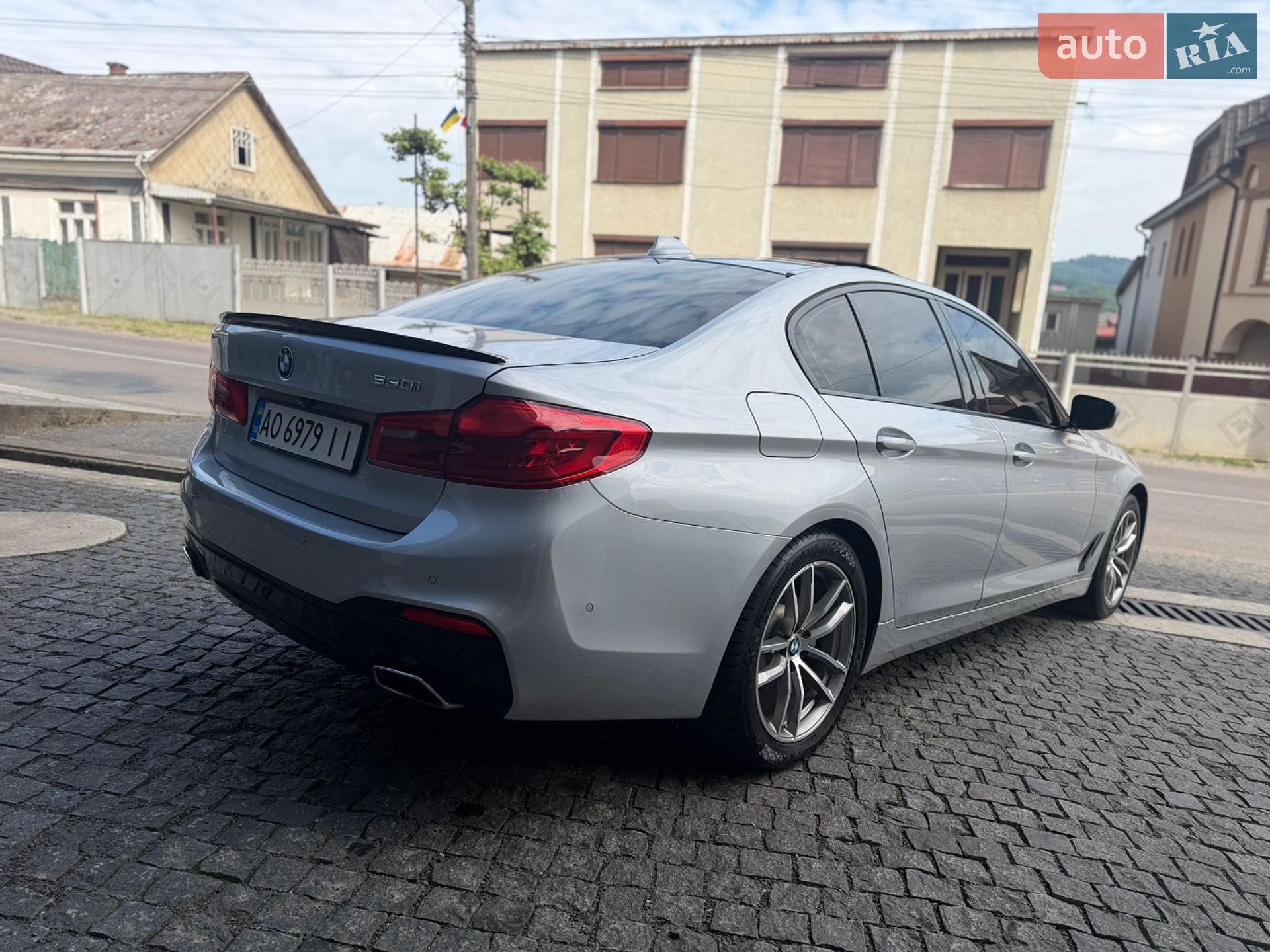 BMW 5 Series 2018 VIN WBAJA5C53KWW03558 фото оголошення 15 з 30
