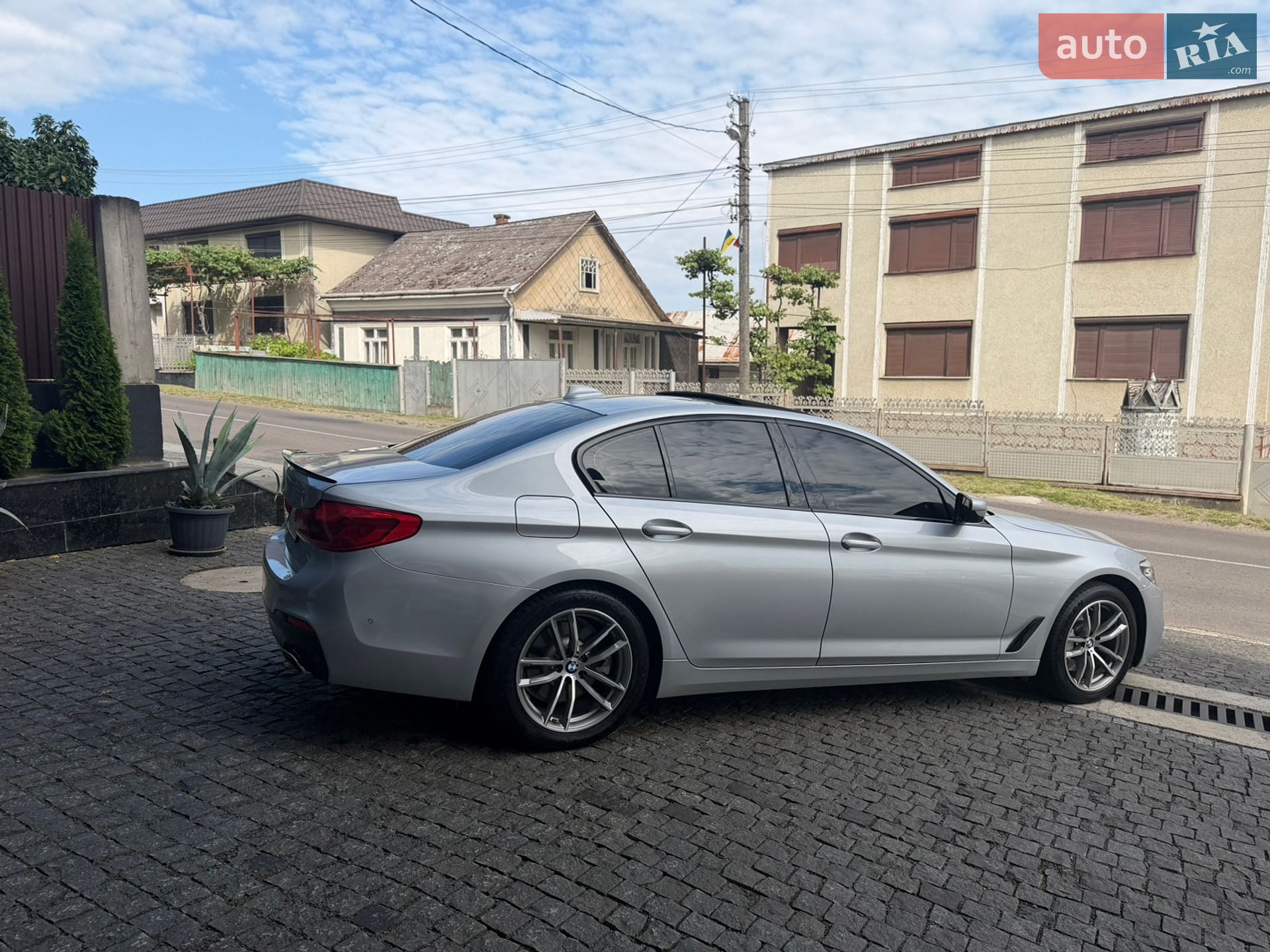 BMW 5 Series 2018 VIN WBAJA5C53KWW03558 фото оголошення 16 з 30