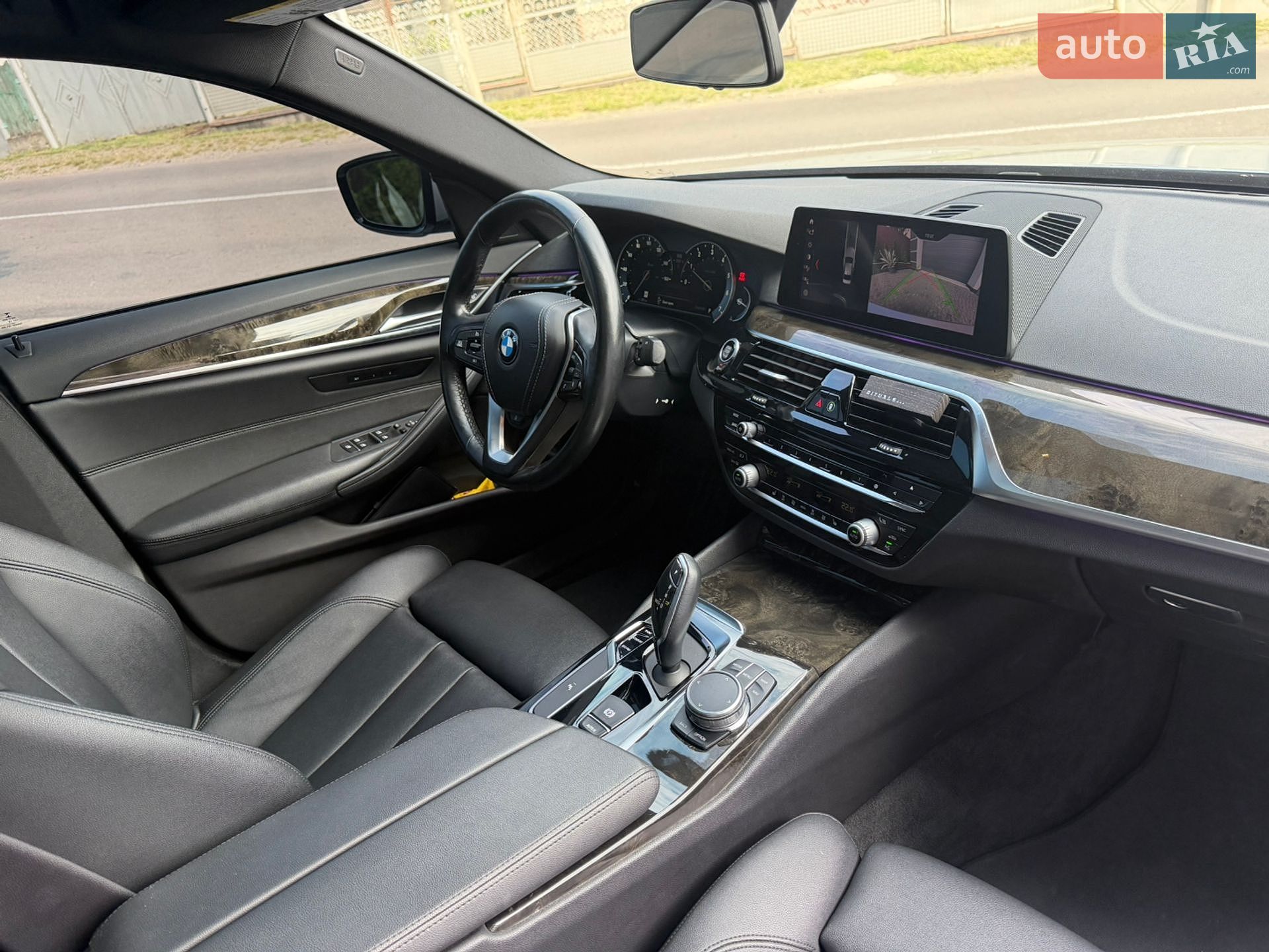 BMW 5 Series 2018 VIN WBAJA5C53KWW03558 фото оголошення 23 з 30