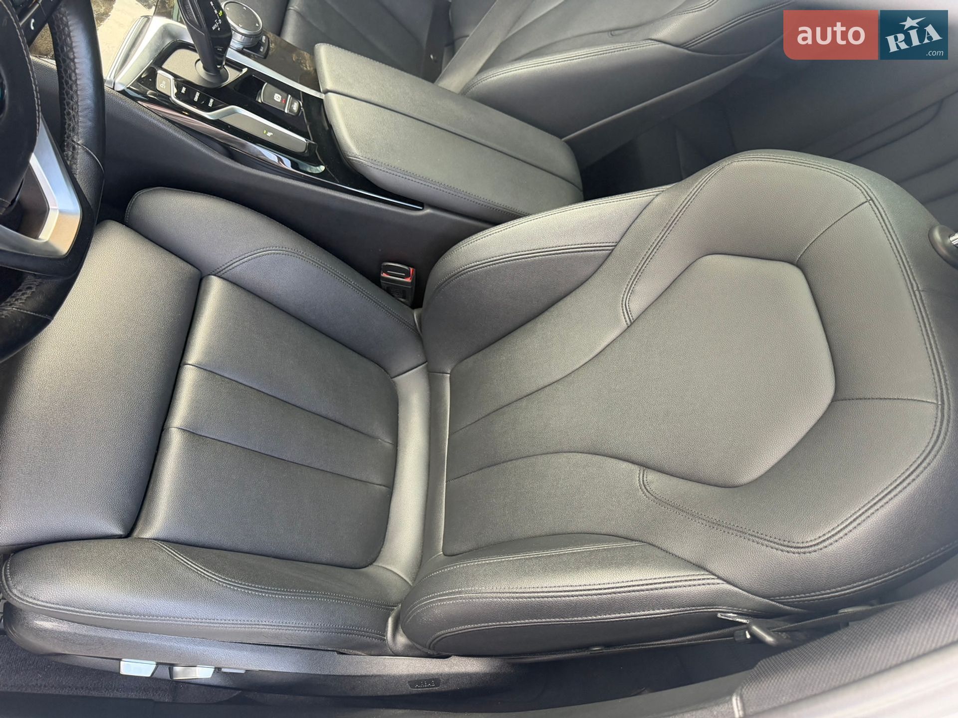 BMW 5 Series 2018 VIN WBAJA5C53KWW03558 фото оголошення 26 з 30