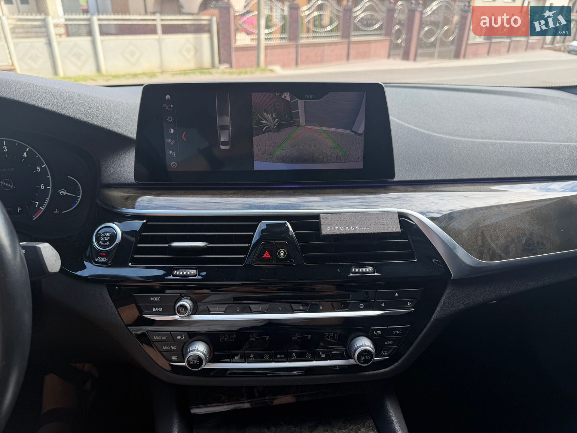 BMW 5 Series 2018 VIN WBAJA5C53KWW03558 фото оголошення 28 з 30