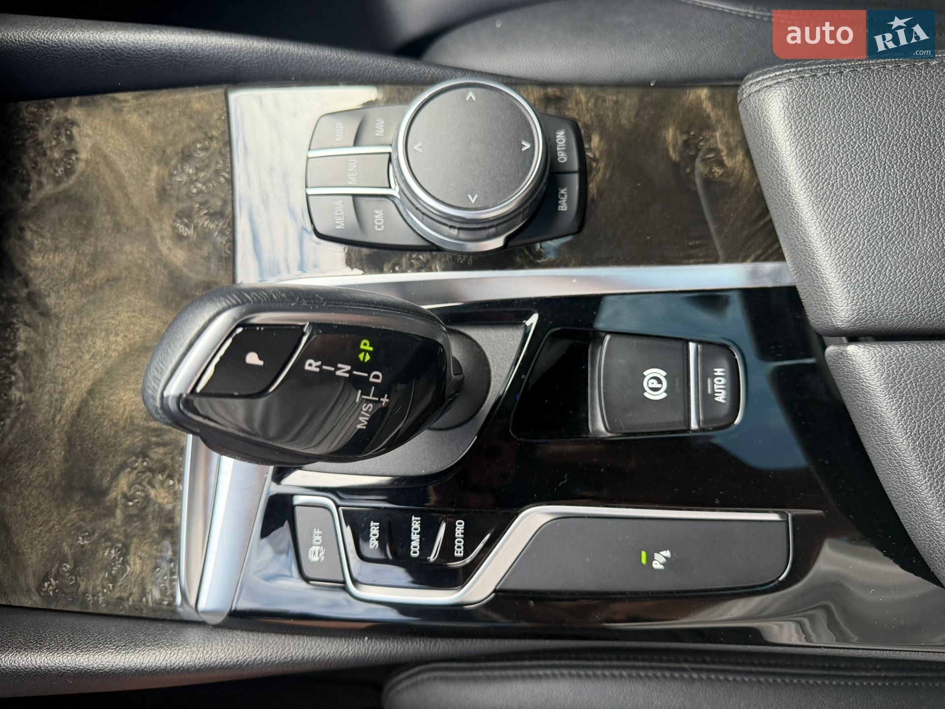 BMW 5 Series 2018 VIN WBAJA5C53KWW03558 фото оголошення 29 з 30