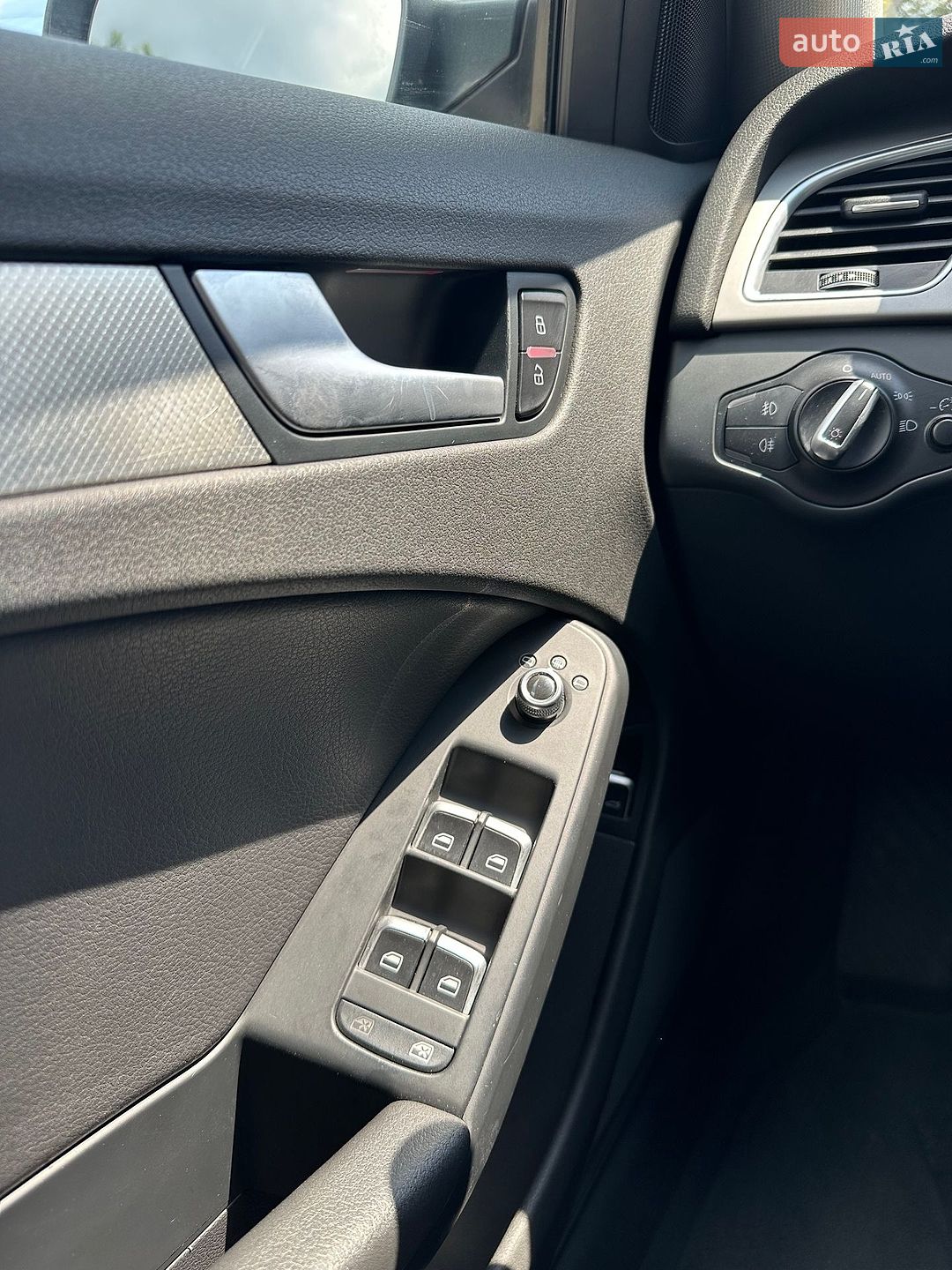 Audi A4 2014 VIN WAUBFAFL3FN023313 фото оголошення 3 з 16