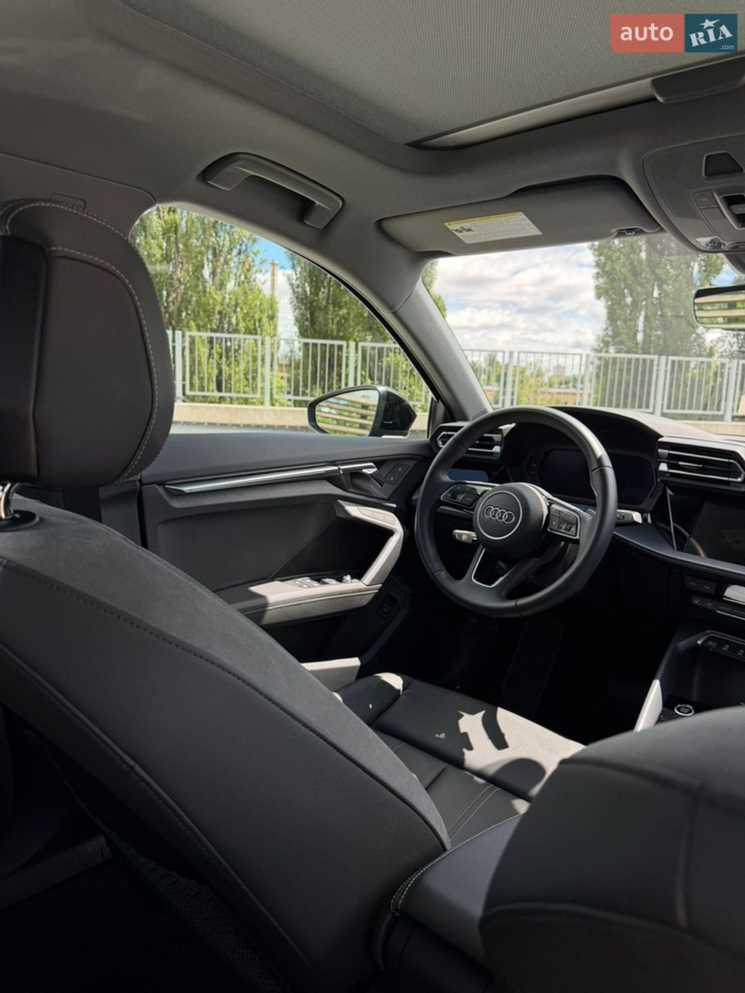 Audi A3 2024 VIN WAUGUDGY7SA038969 фото оголошення 15 з 16