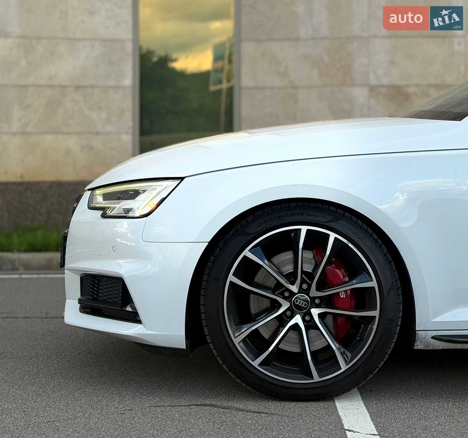 Audi S4 2017 VIN WAUB4AF4XJA044884 фото оголошення 5 з 36
