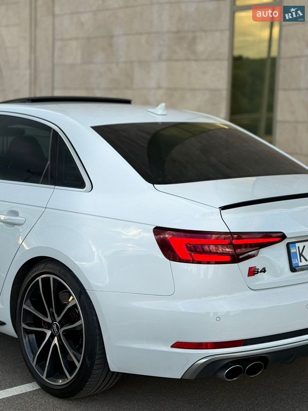 Audi S4 2017 VIN WAUB4AF4XJA044884 фото оголошення 9 з 36