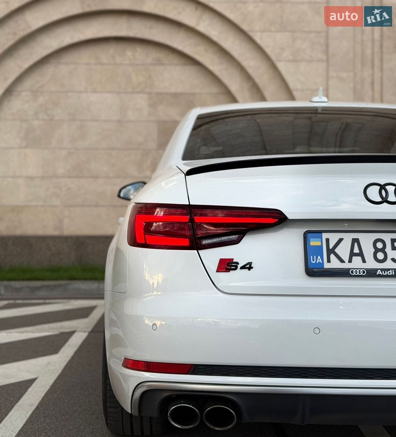 Audi S4 2017 VIN WAUB4AF4XJA044884 фото оголошення 12 з 36