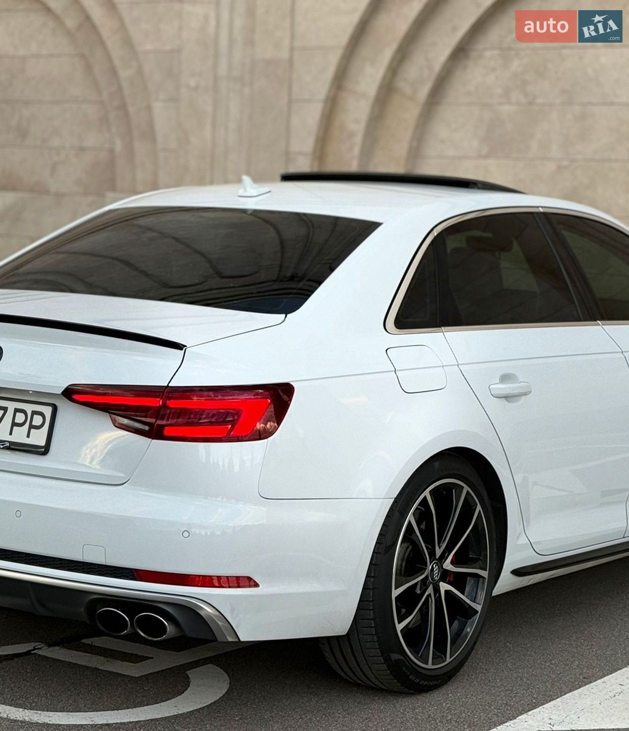 Audi S4 2017 VIN WAUB4AF4XJA044884 фото оголошення 13 з 36