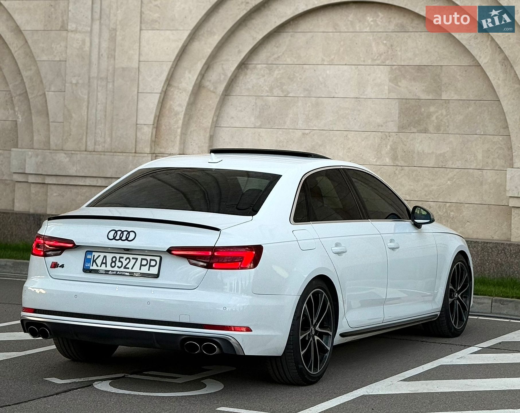Audi S4 2017 VIN WAUB4AF4XJA044884 фото оголошення 14 з 36