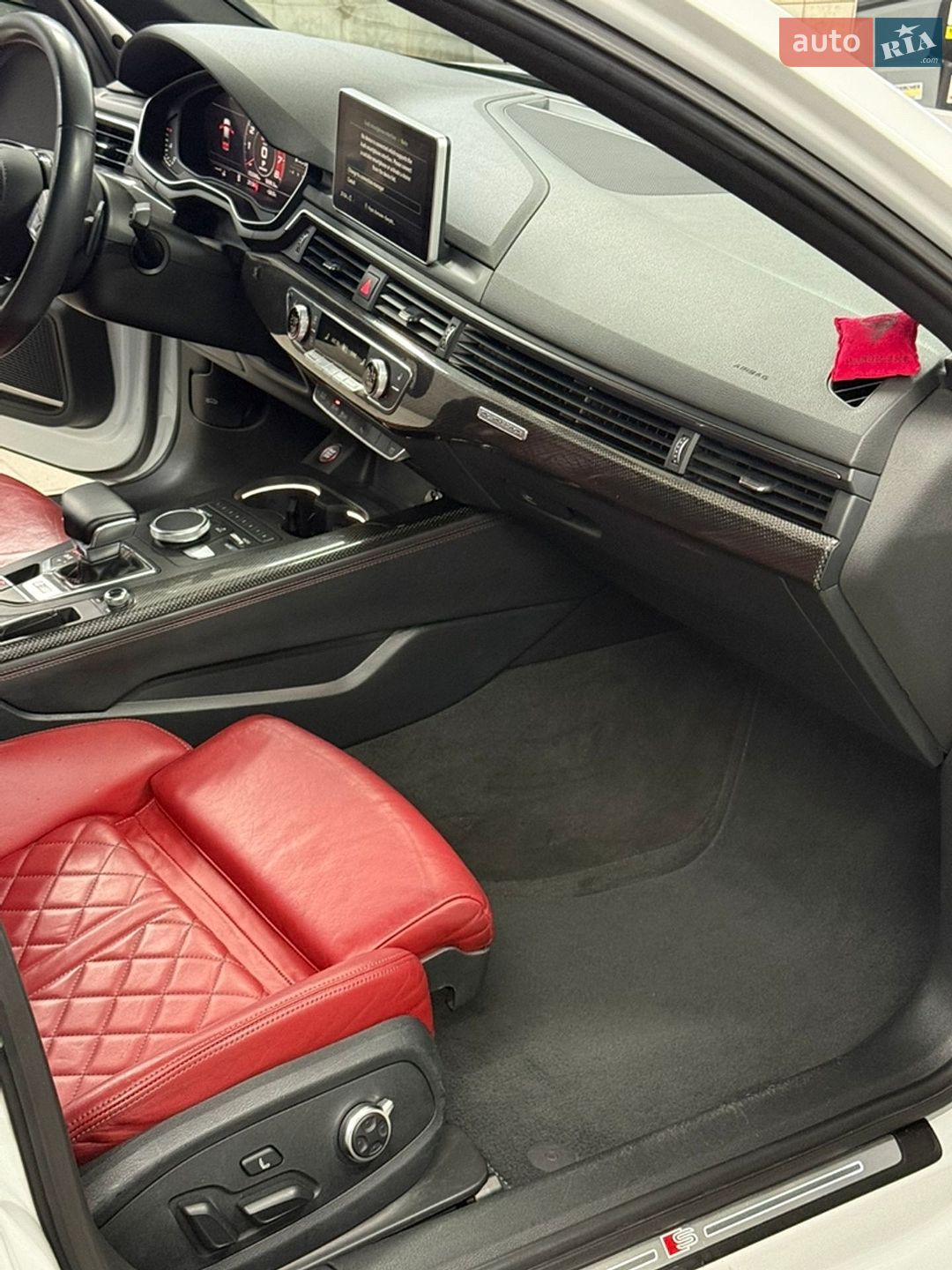 Audi S4 2017 VIN WAUB4AF4XJA044884 фото оголошення 24 з 36