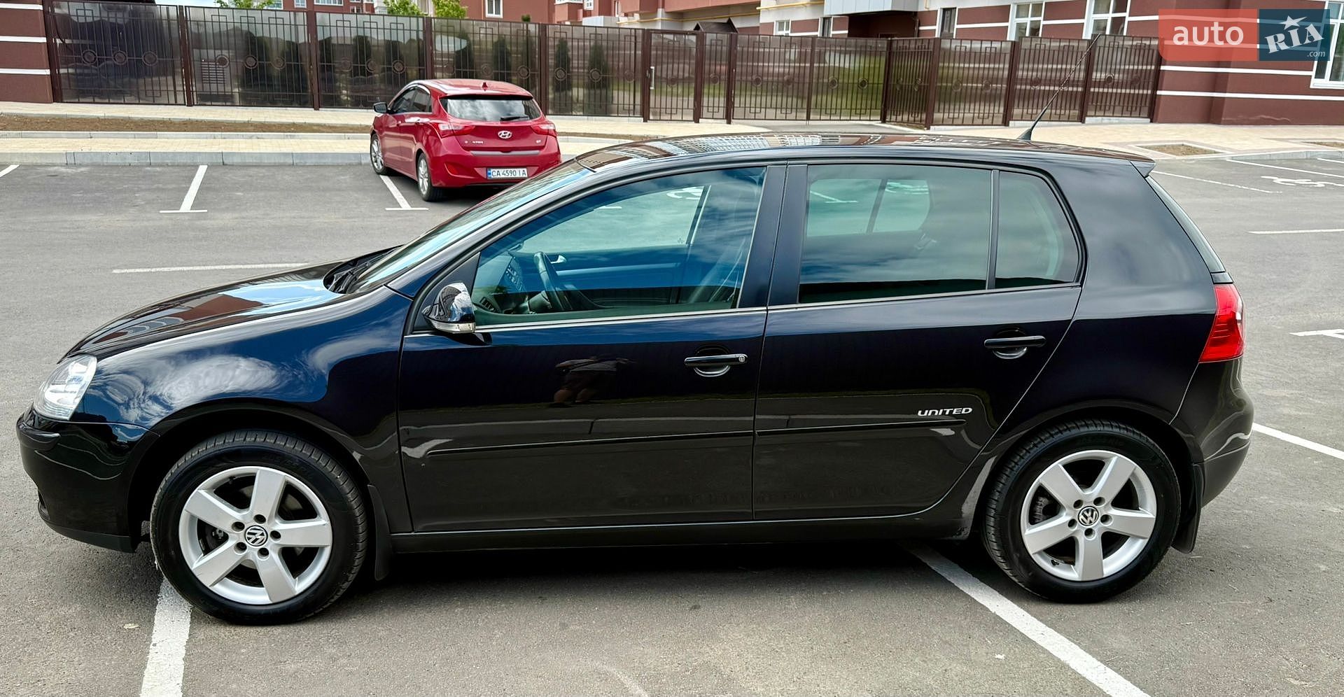 Volkswagen Golf 2007 VIN WVWZZZ1KZ8W184410 фото оголошення 2 з 113
