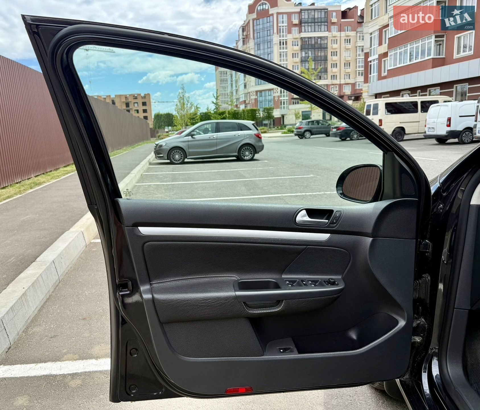 Volkswagen Golf 2007 VIN WVWZZZ1KZ8W184410 фото оголошення 39 з 113