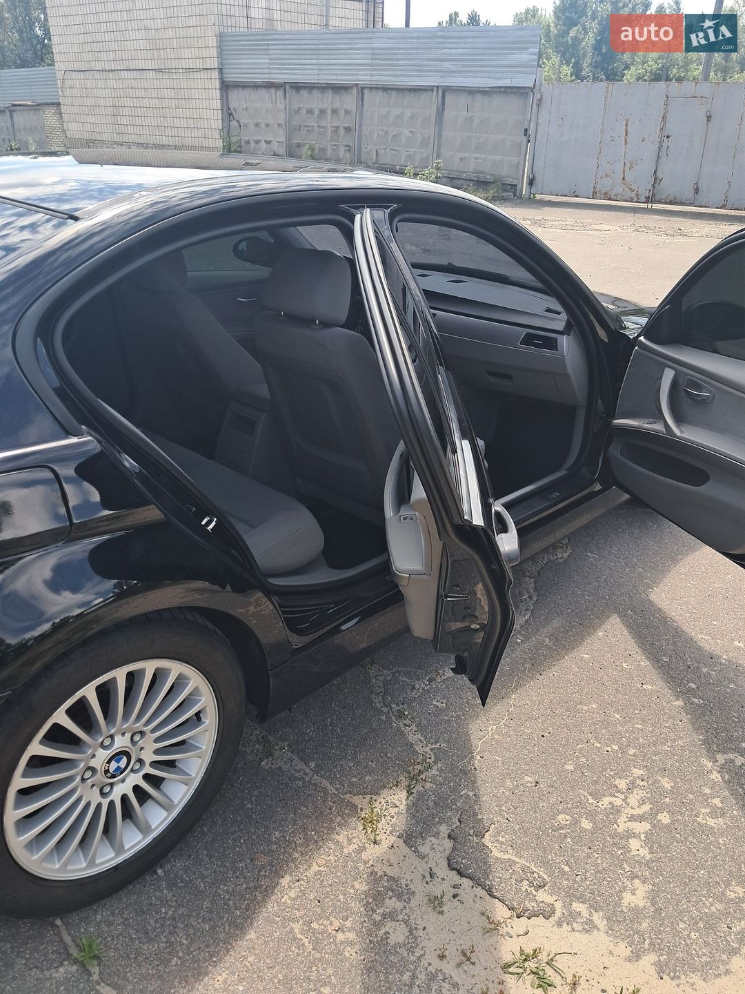 BMW 3 Series 2005 VIN WBAVA71070KR39685 фото оголошення 29 з 30