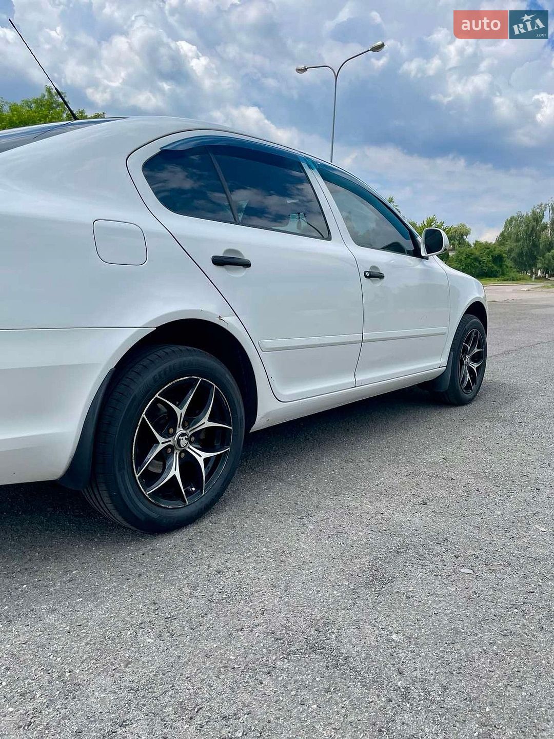 Skoda Octavia 2010 VIN Y6UCA41Z5BB150675 фото оголошення 9 з 41