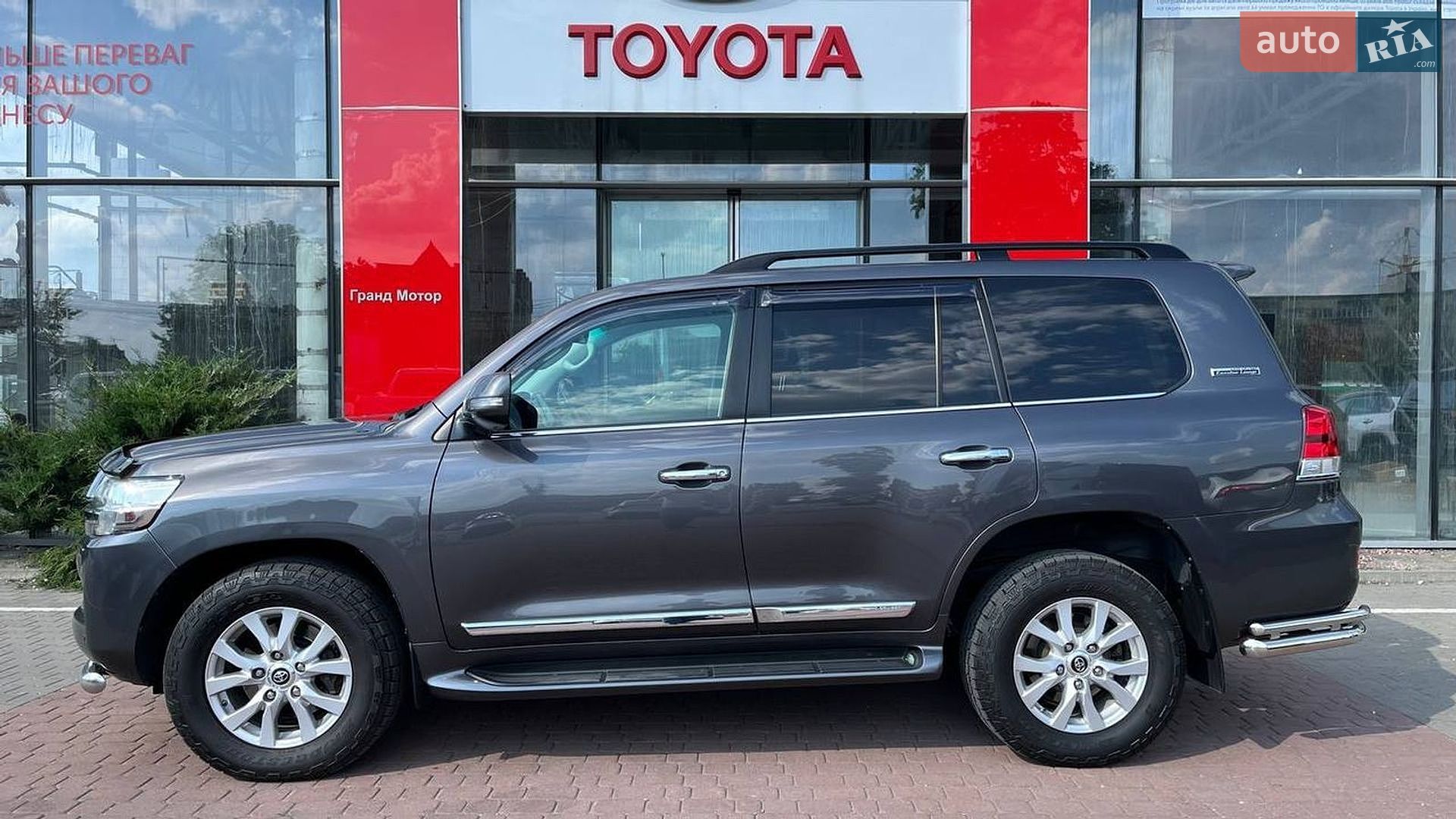 Toyota Land Cruiser 2018 VIN JTMCV05JX04247034 фото оголошення 3 з 13
