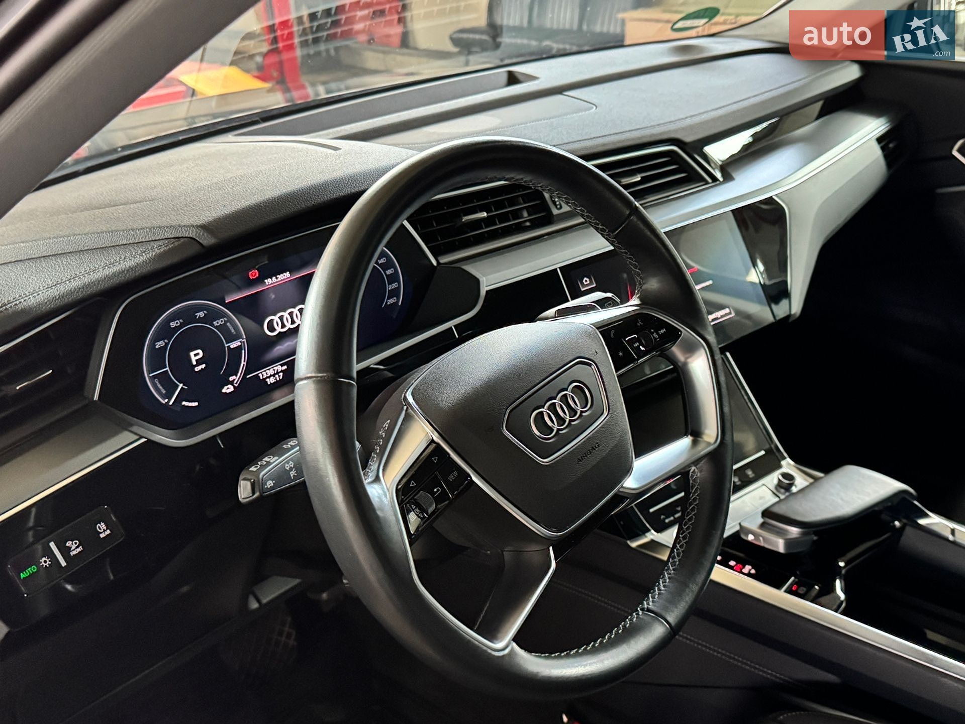 Audi e-tron 2021 VIN WAUZZZGE7NB018765 фото оголошення 6 з 28