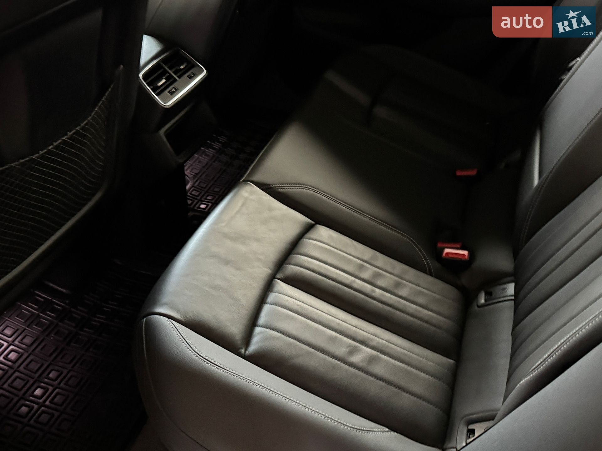 Audi e-tron 2021 VIN WAUZZZGE7NB018765 фото оголошення 8 з 28
