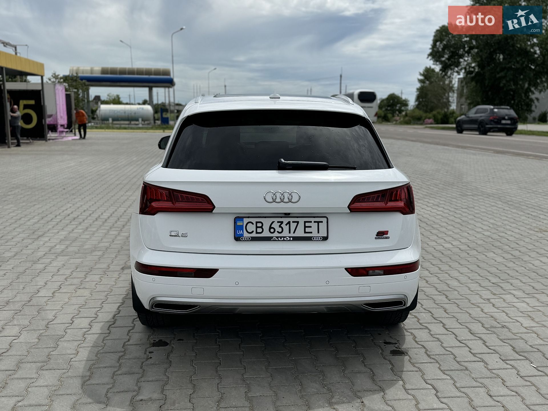 Audi Q5 2019 VIN WA1BNAFY7K2079343 фото оголошення 15 з 39
