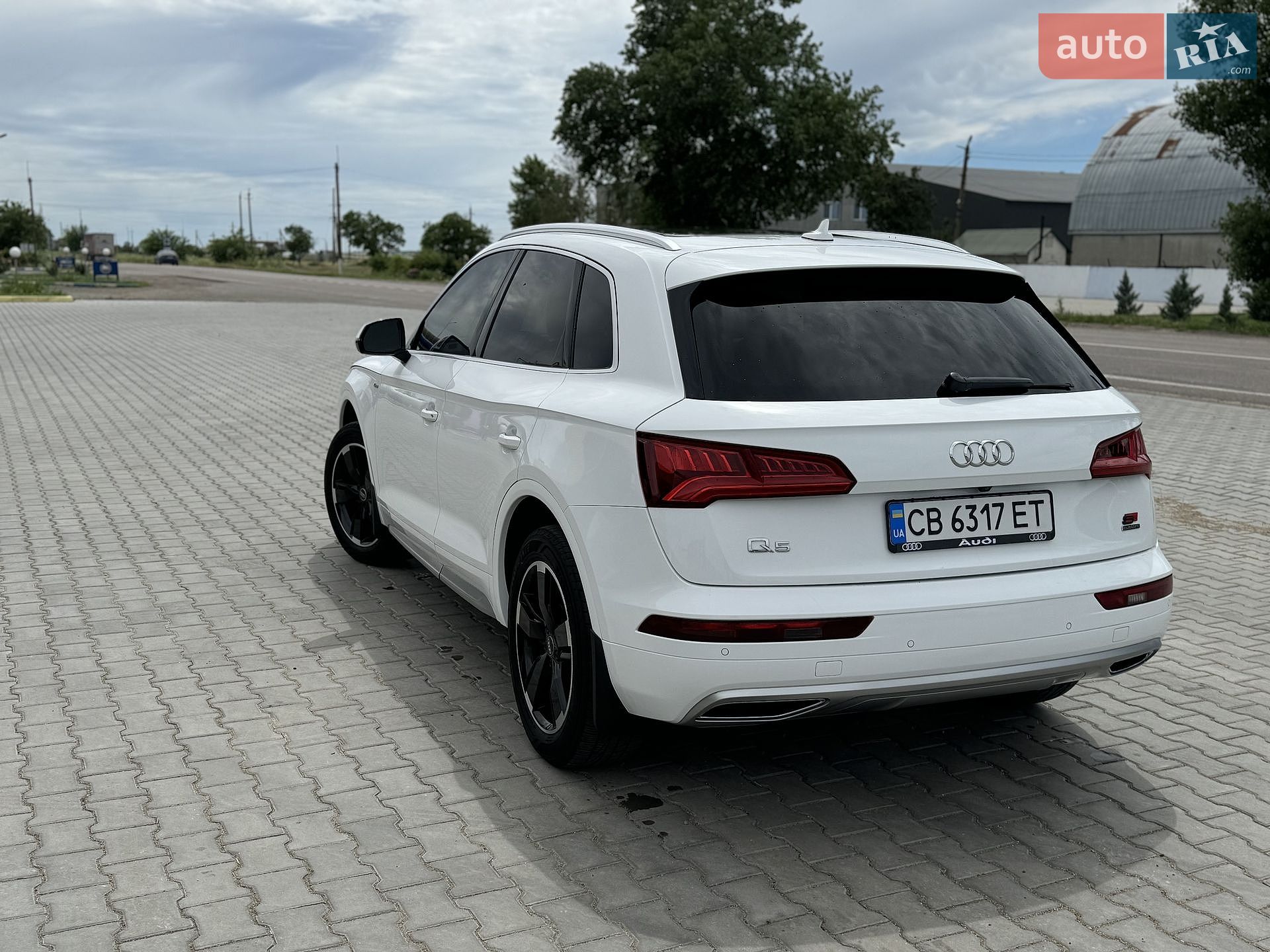 Audi Q5 2019 VIN WA1BNAFY7K2079343 фото оголошення 13 з 39