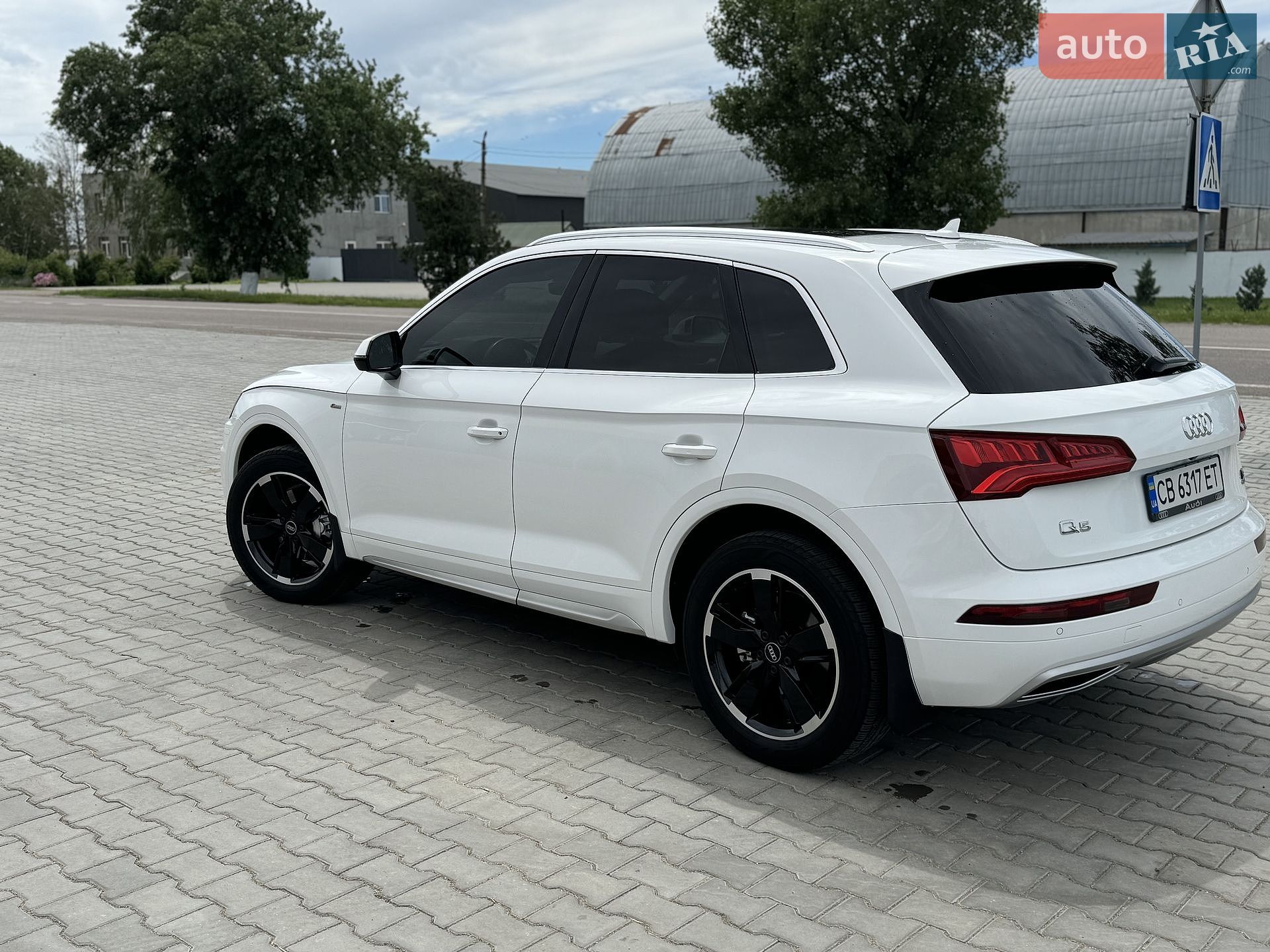 Audi Q5 2019 VIN WA1BNAFY7K2079343 фото оголошення 14 з 39