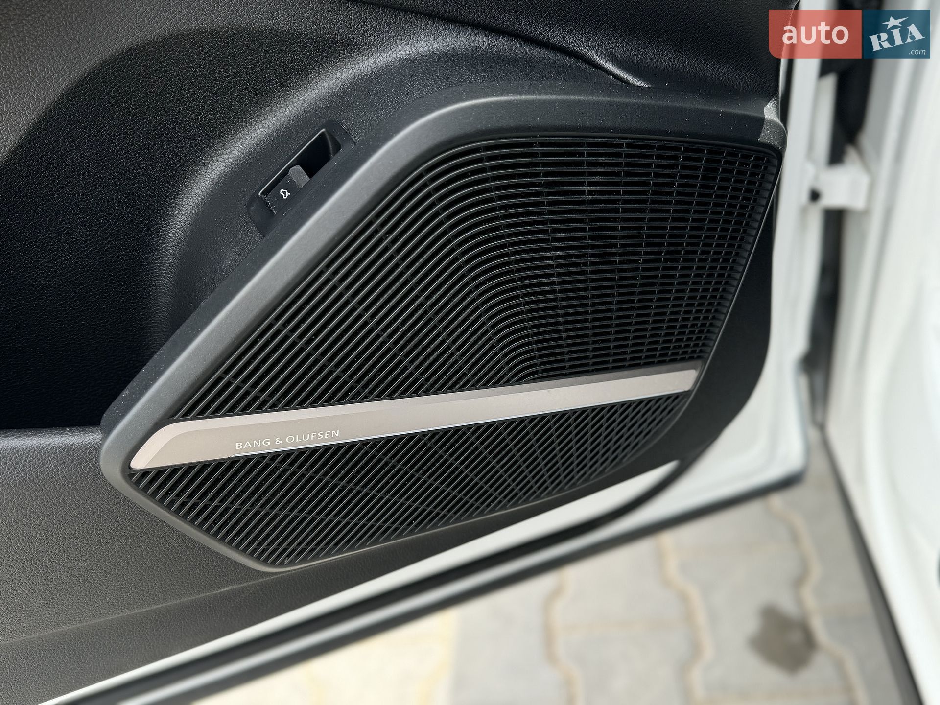 Audi Q5 2019 VIN WA1BNAFY7K2079343 фото оголошення 37 з 41