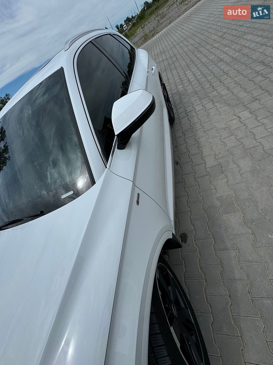 Audi Q5 2019 VIN WA1BNAFY7K2079343 фото оголошення 18 з 41