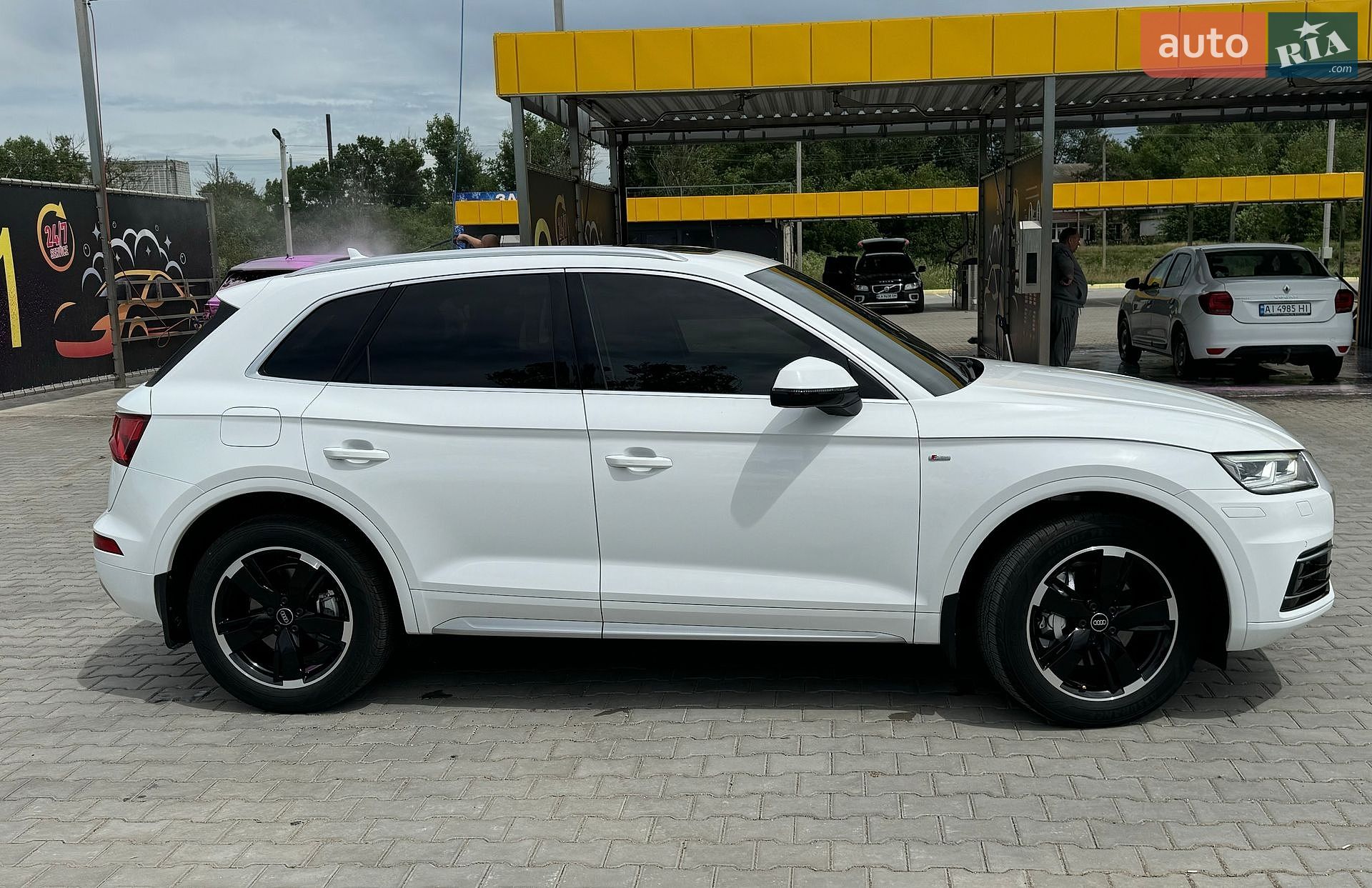 Audi Q5 2019 VIN WA1BNAFY7K2079343 фото оголошення 5 з 39