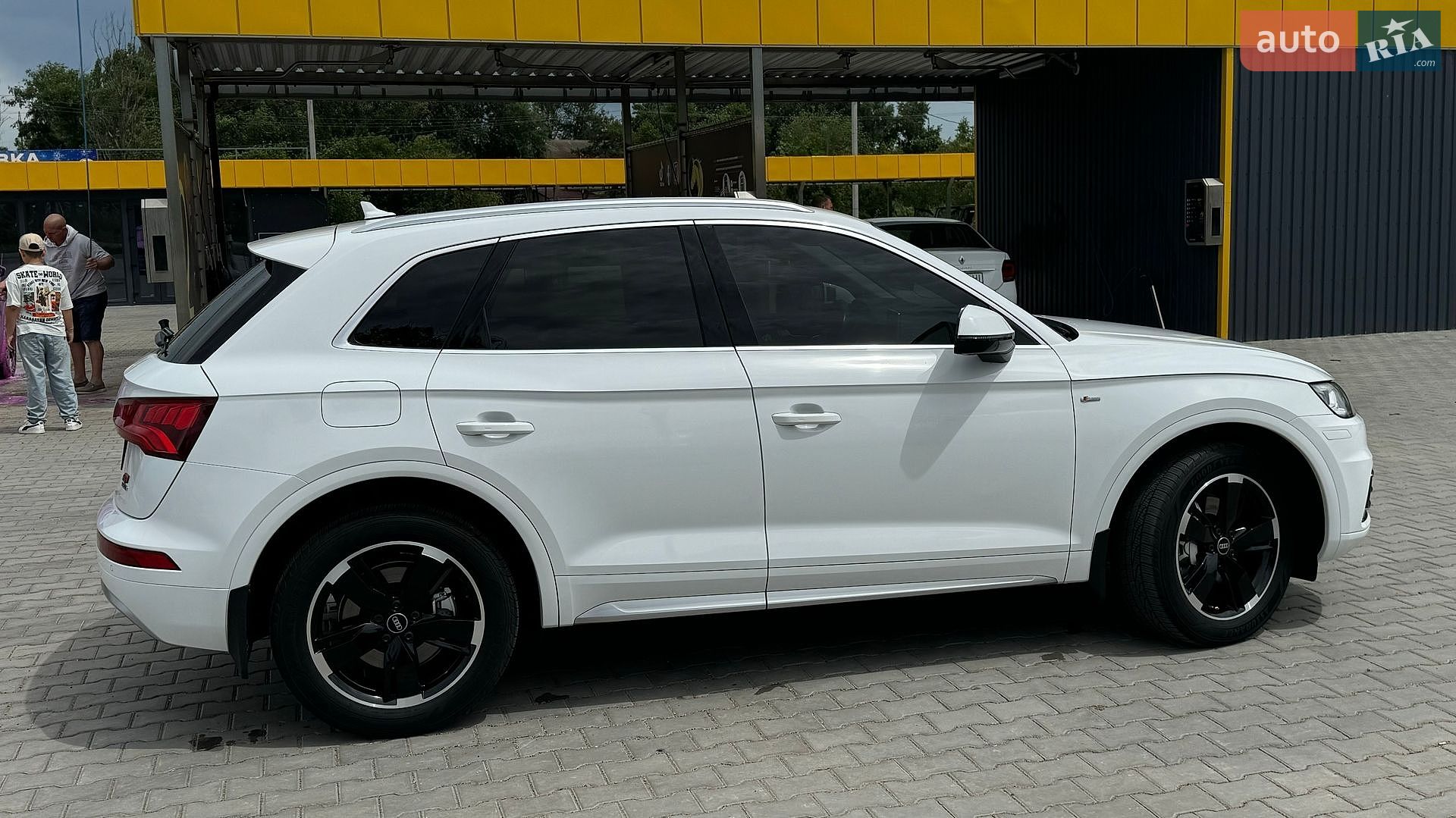 Audi Q5 2019 VIN WA1BNAFY7K2079343 фото оголошення 6 з 39