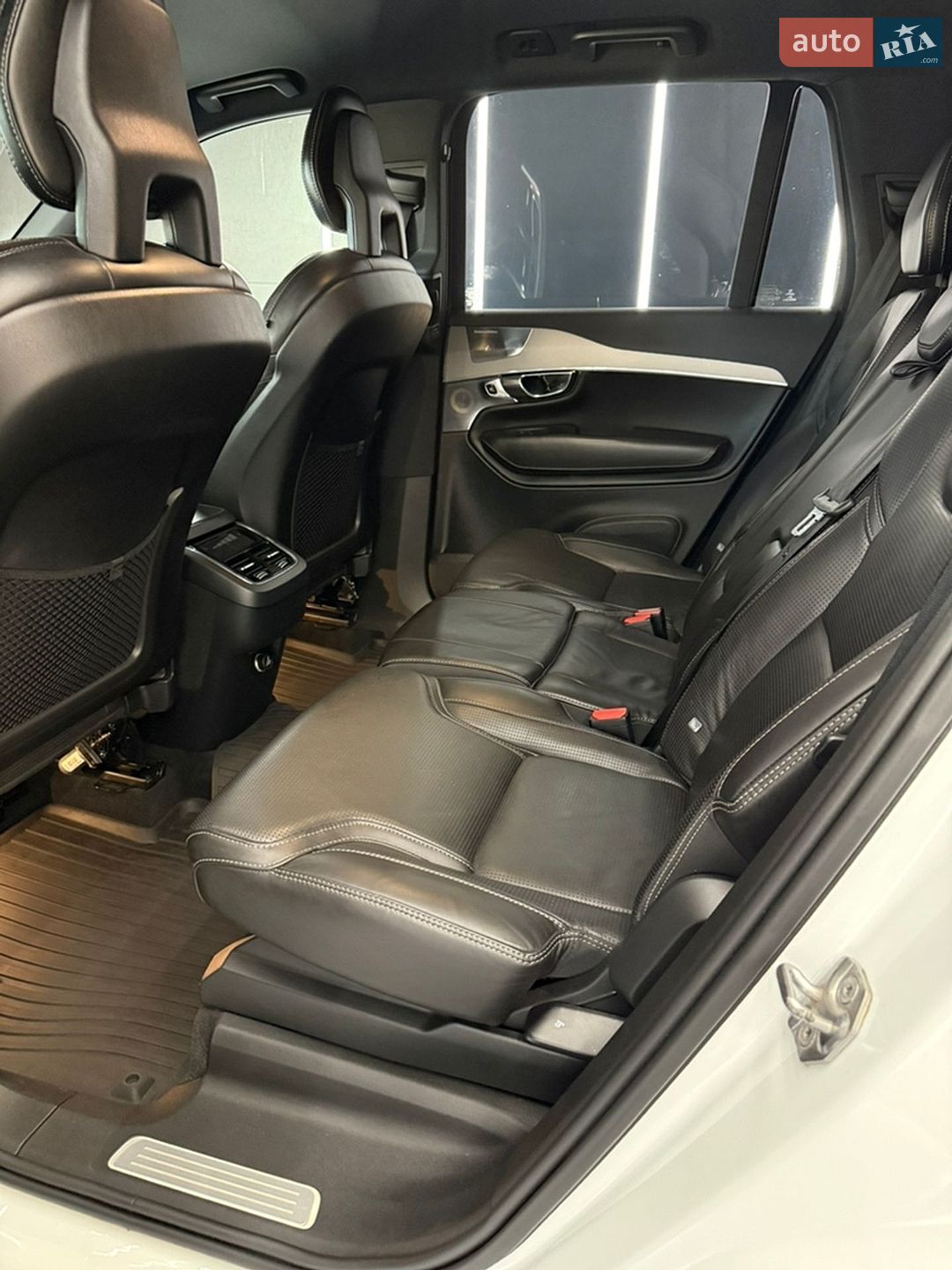 Volvo Xc90 2015 VIN YV1LCA4BCG1034172 фото оголошення 7 з 18