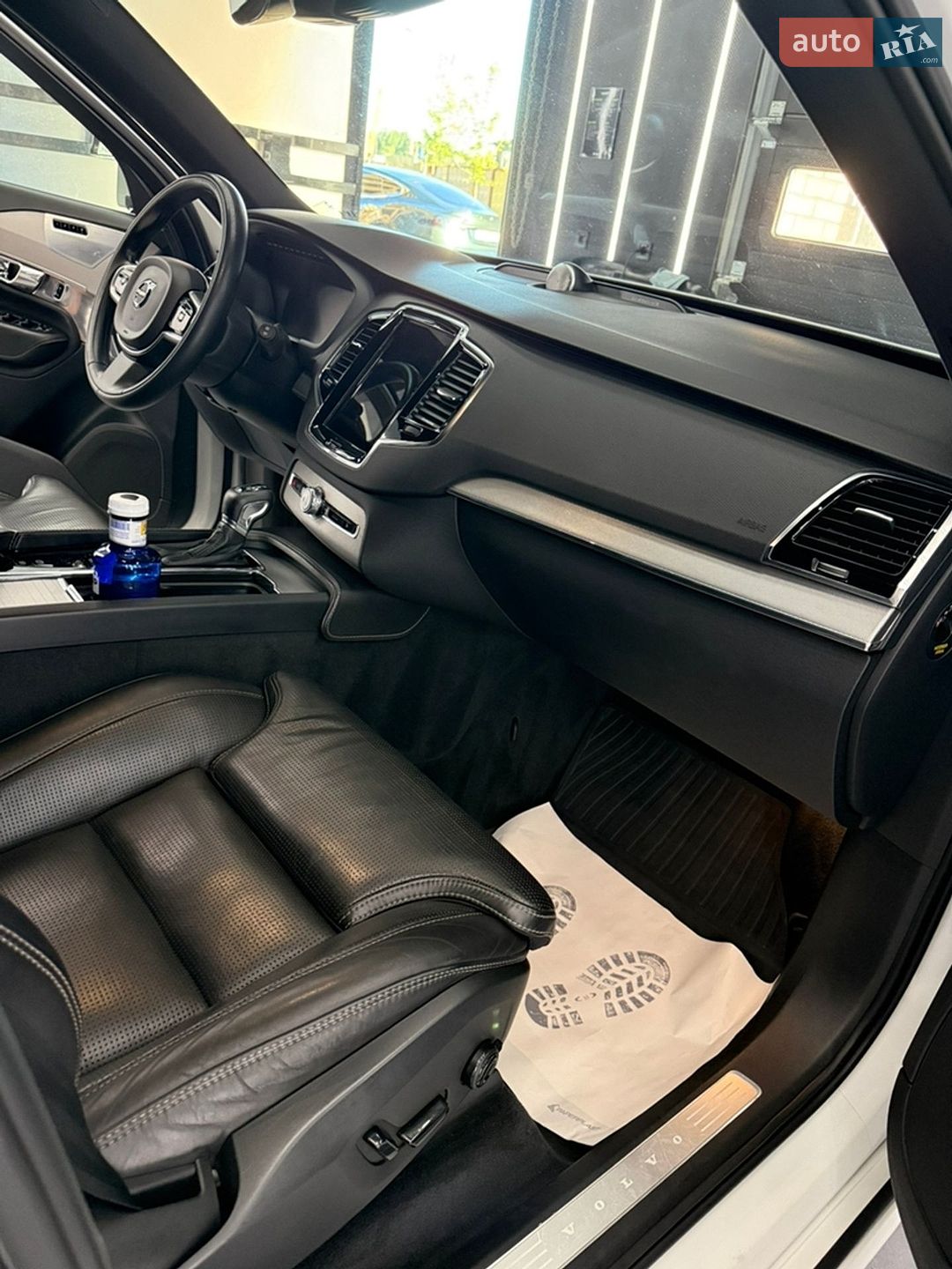 Volvo Xc90 2015 VIN YV1LCA4BCG1034172 фото оголошення 9 з 18