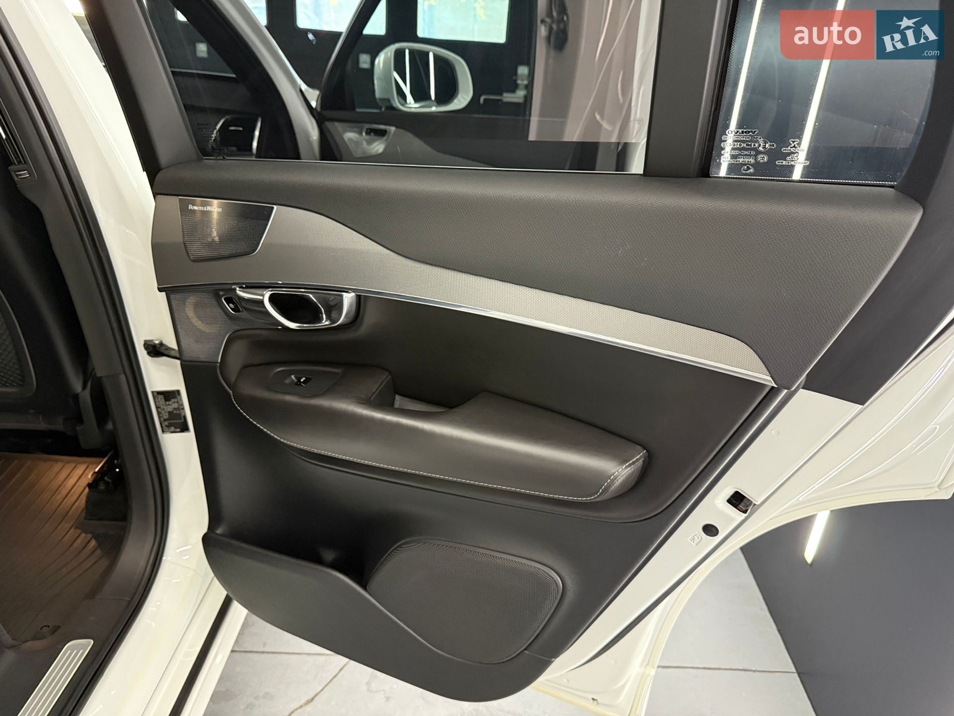 Volvo Xc90 2015 VIN YV1LCA4BCG1034172 фото оголошення 11 з 18