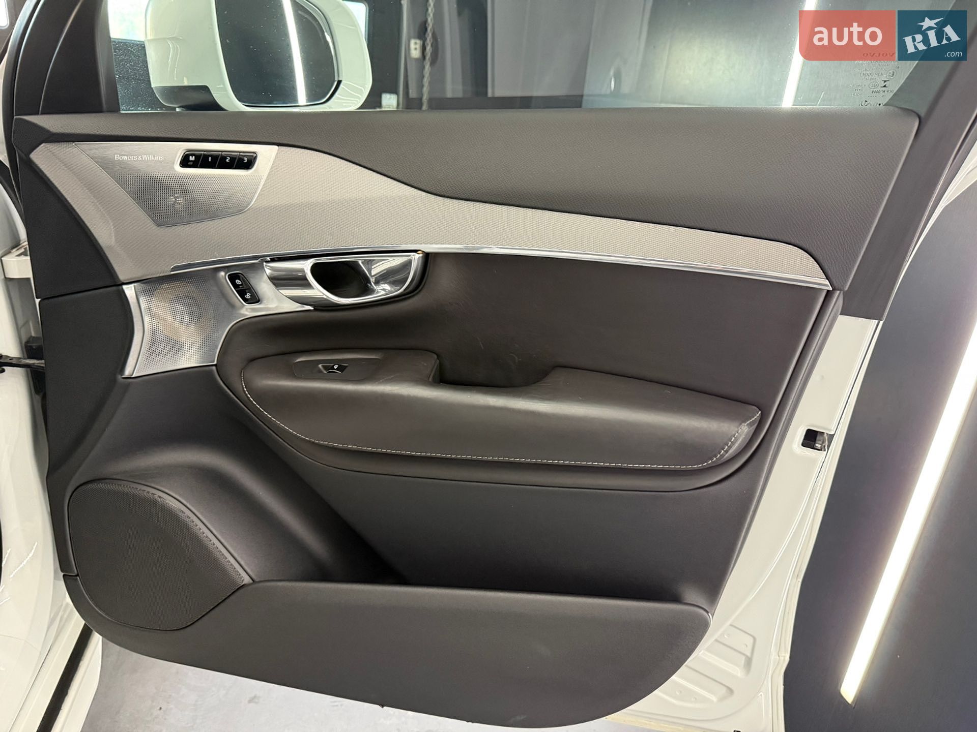 Volvo Xc90 2015 VIN YV1LCA4BCG1034172 фото оголошення 12 з 18