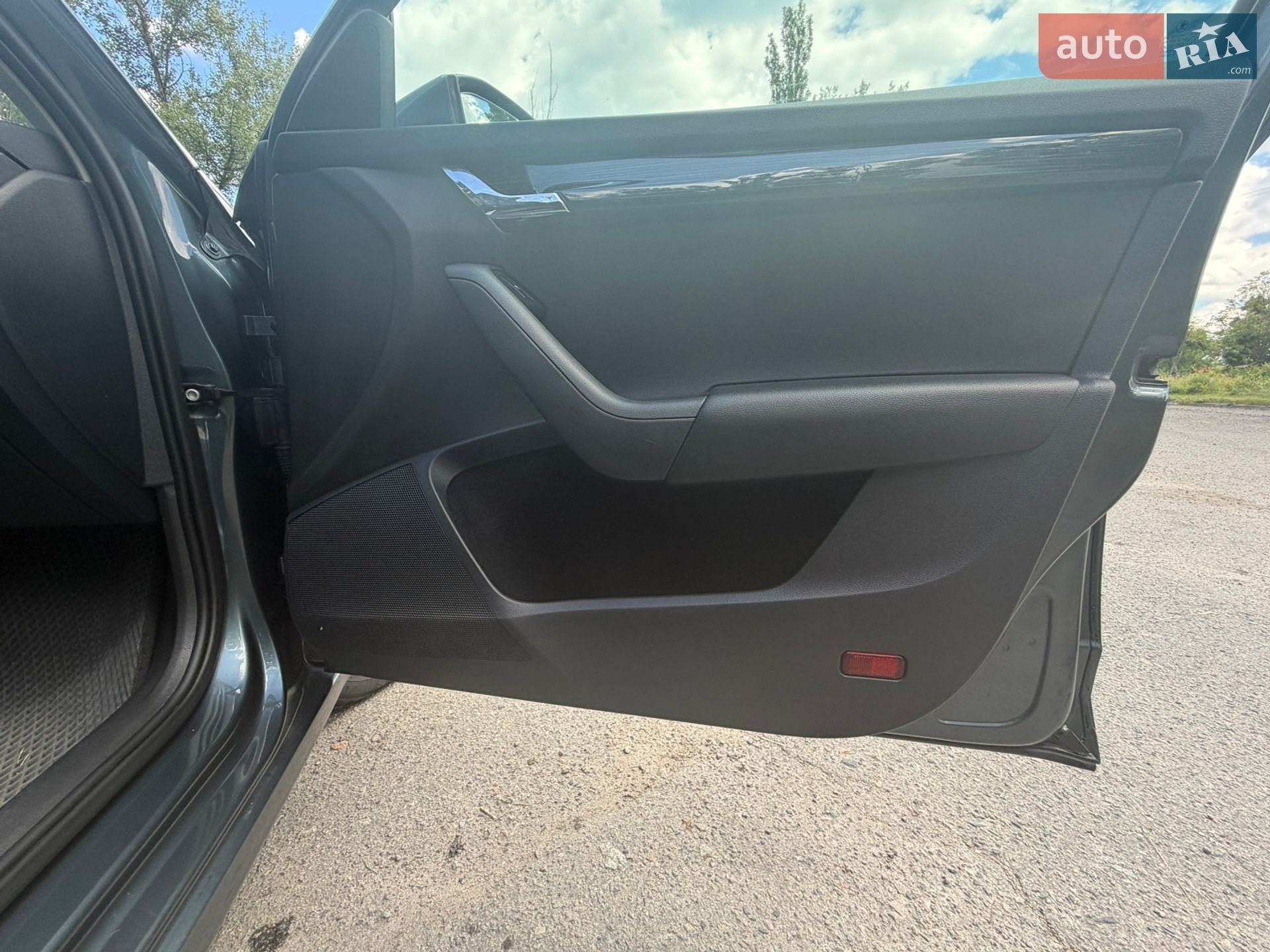 Skoda Octavia 2018 VIN TMBJJ9NE3J0366904 фото оголошення 19 з 39