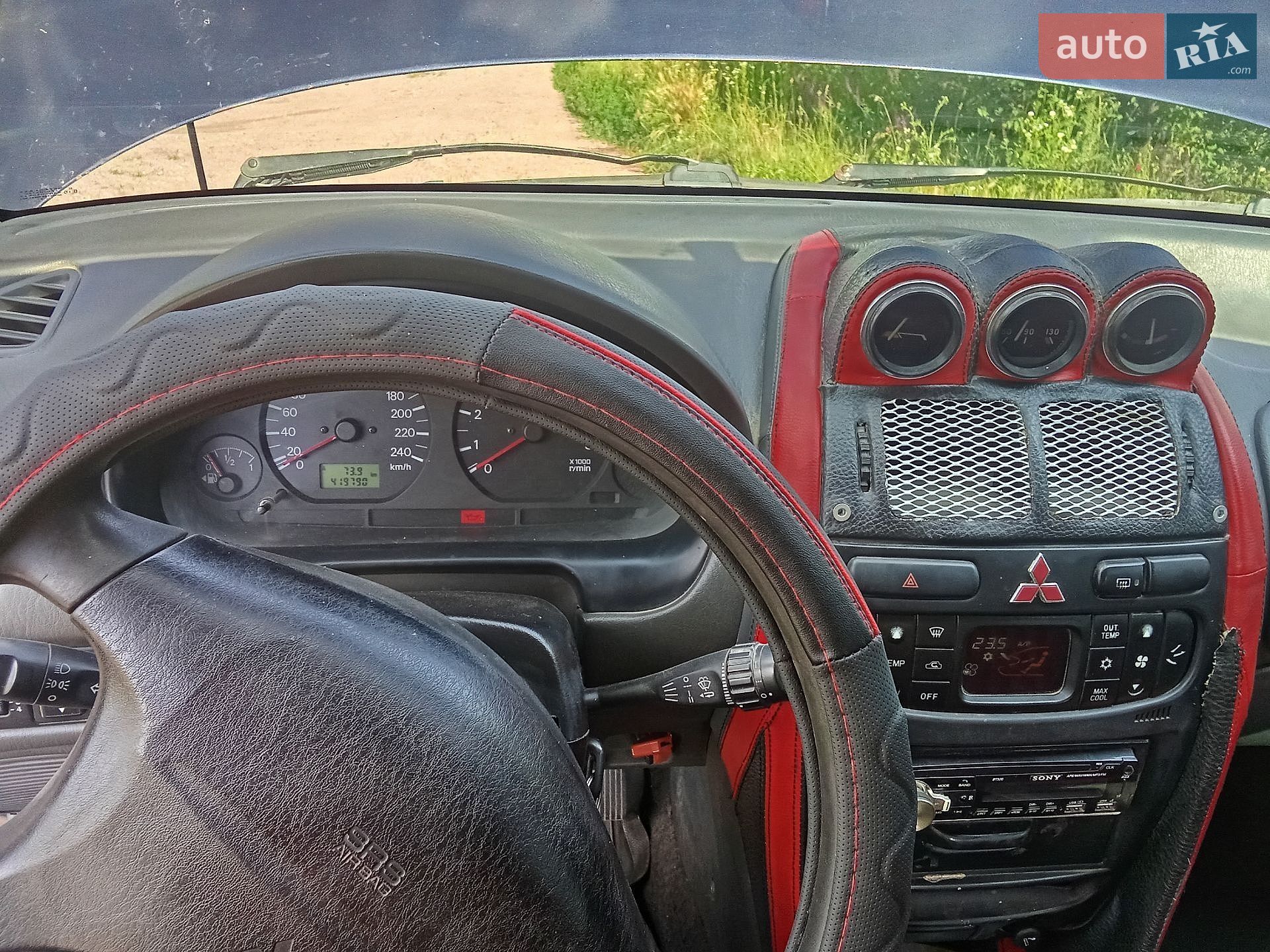 Mitsubishi Carisma 1998 VIN XMCLNDA2AWF104649 фото оголошення 13 з 14