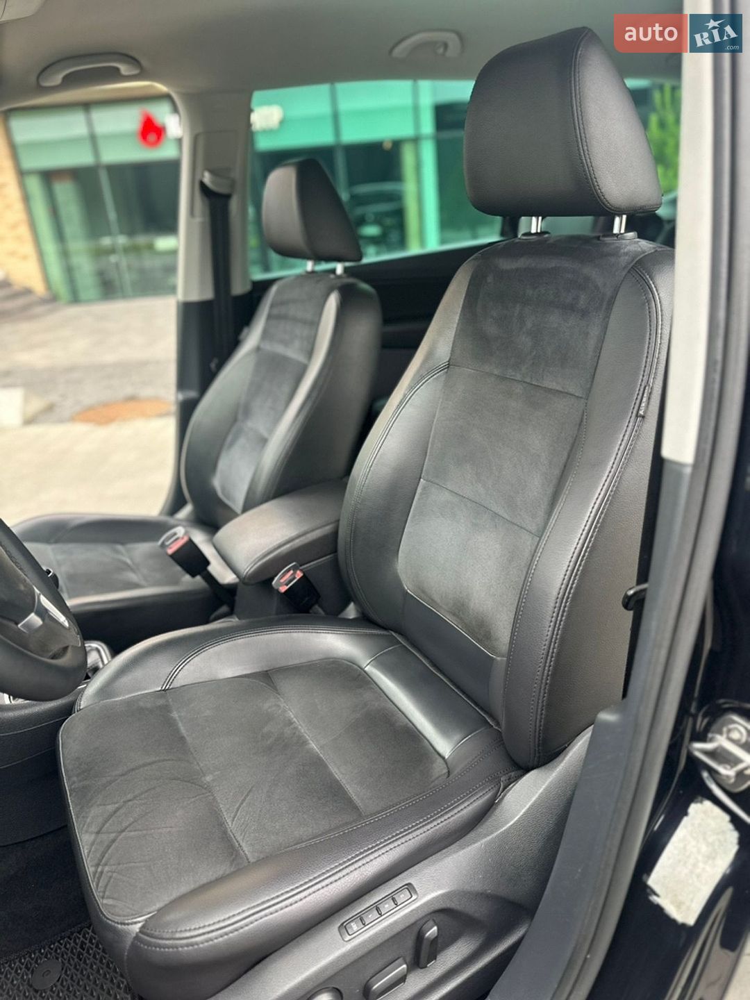 Volkswagen Sharan 2011 VIN WVWZZZ7NZBV017869 фото оголошення 26 з 35