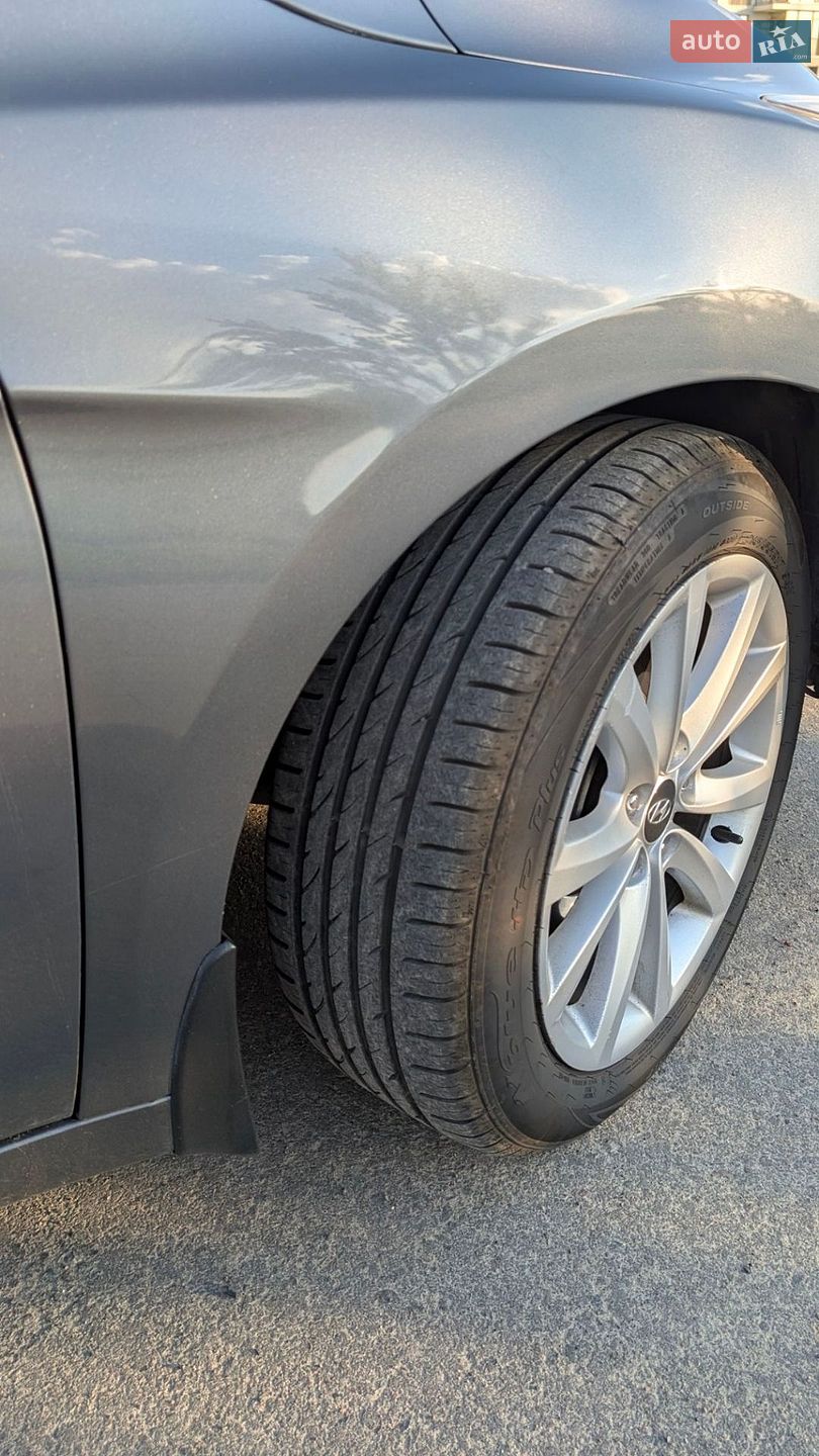 Hyundai i40 2011 VIN KMHLC81UBCU018513 фото оголошення 2 з 9