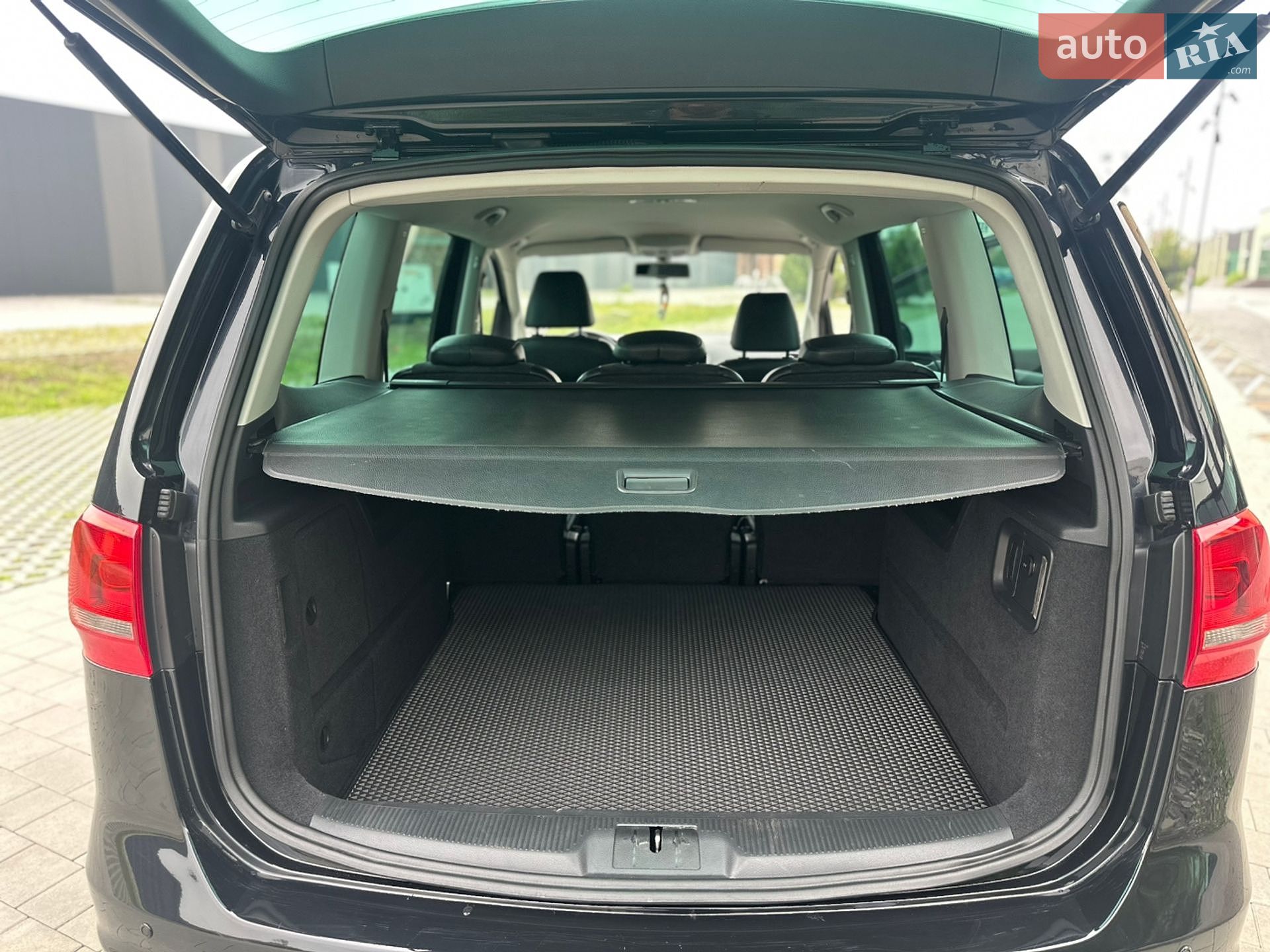 Volkswagen Sharan 2011 VIN WVWZZZ7NZBV017869 фото оголошення 33 з 35