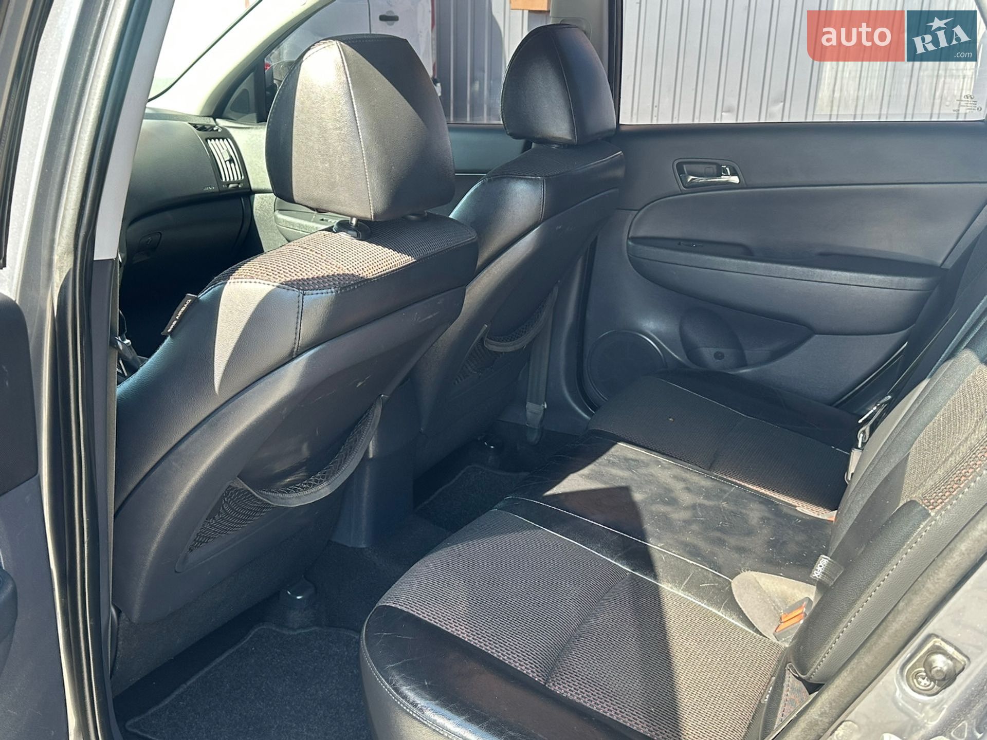 Hyundai i30 2011 VIN TMADC81SACJ076037 фото оголошення 9 з 10