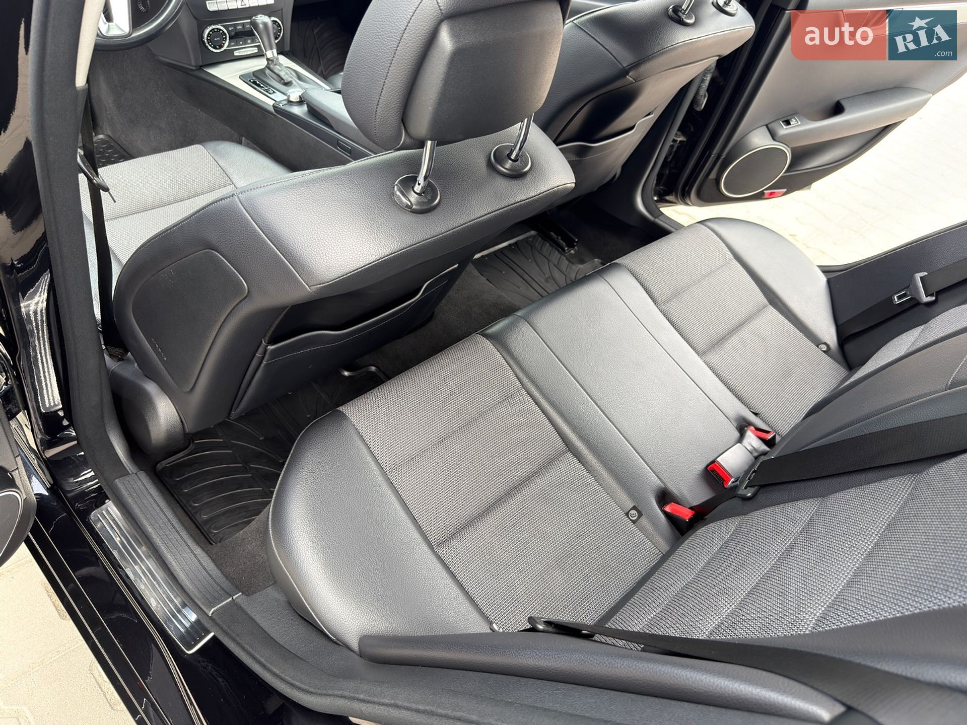 Mercedes-Benz C-Class 2012 VIN WDD2042021F852037 фото оголошення 80 з 98