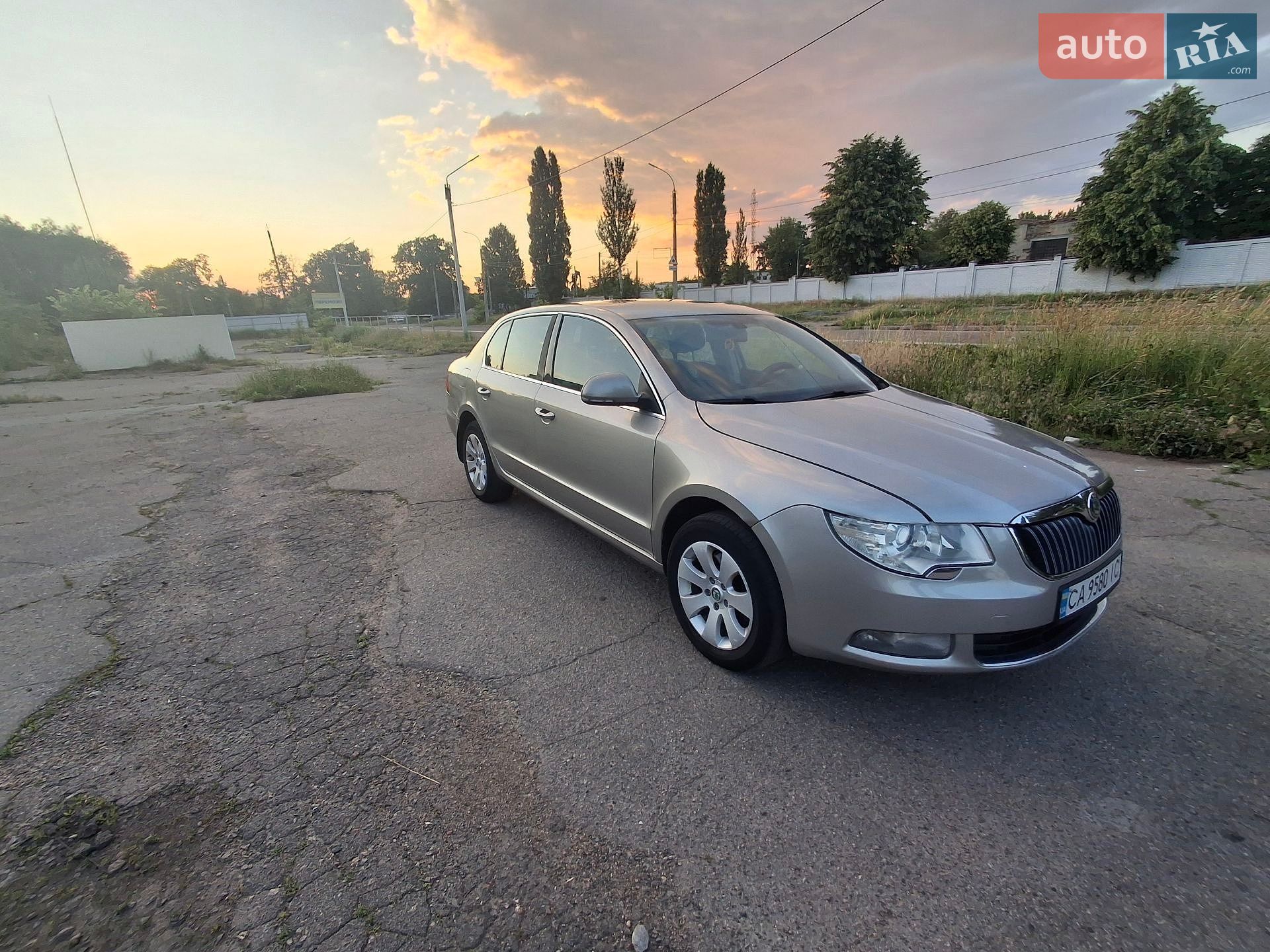 Skoda Superb 2012 VIN TMBAB43T3CB300927 фото оголошення 2 з 18