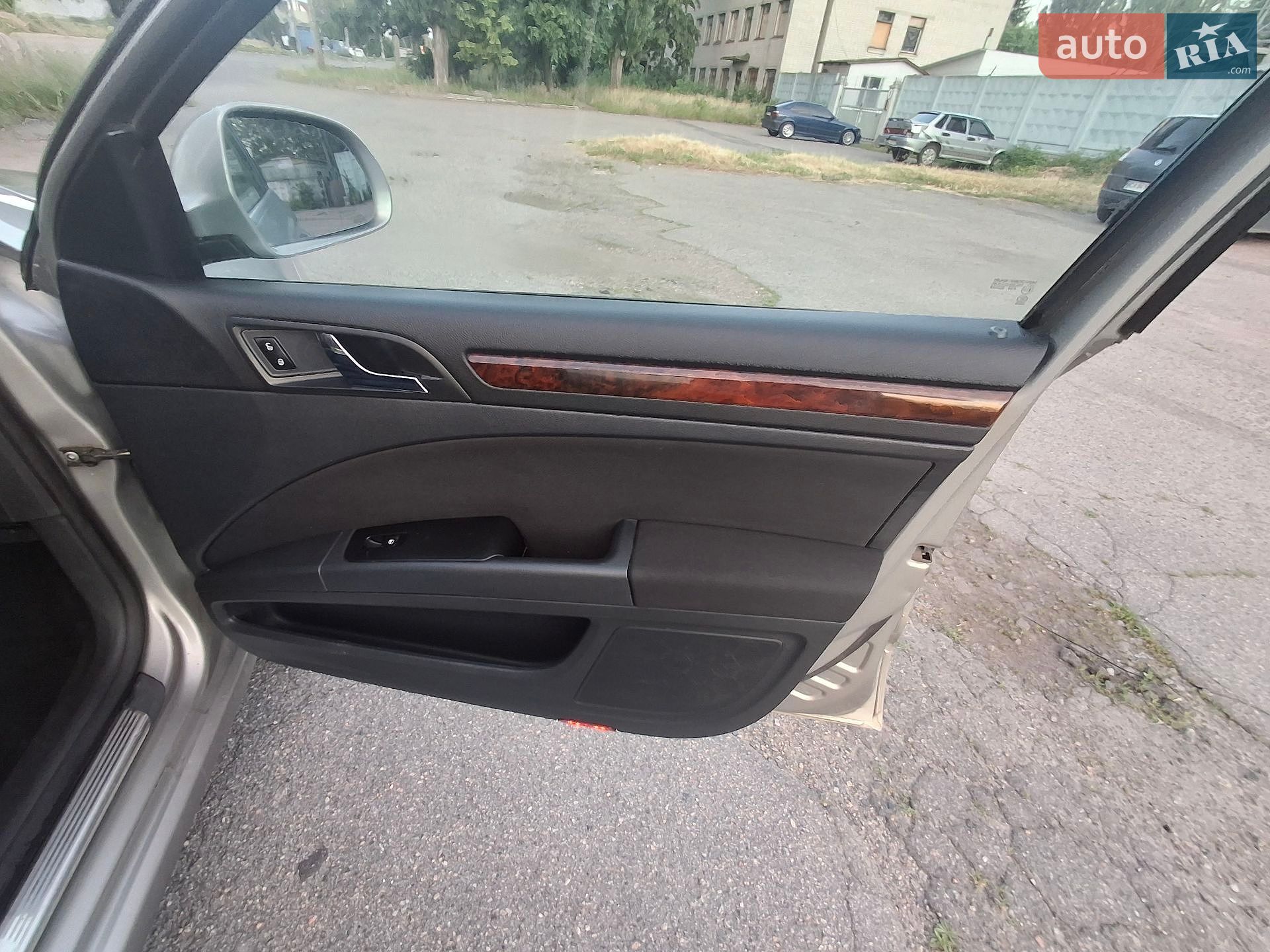 Skoda Superb 2012 VIN TMBAB43T3CB300927 фото оголошення 8 з 18