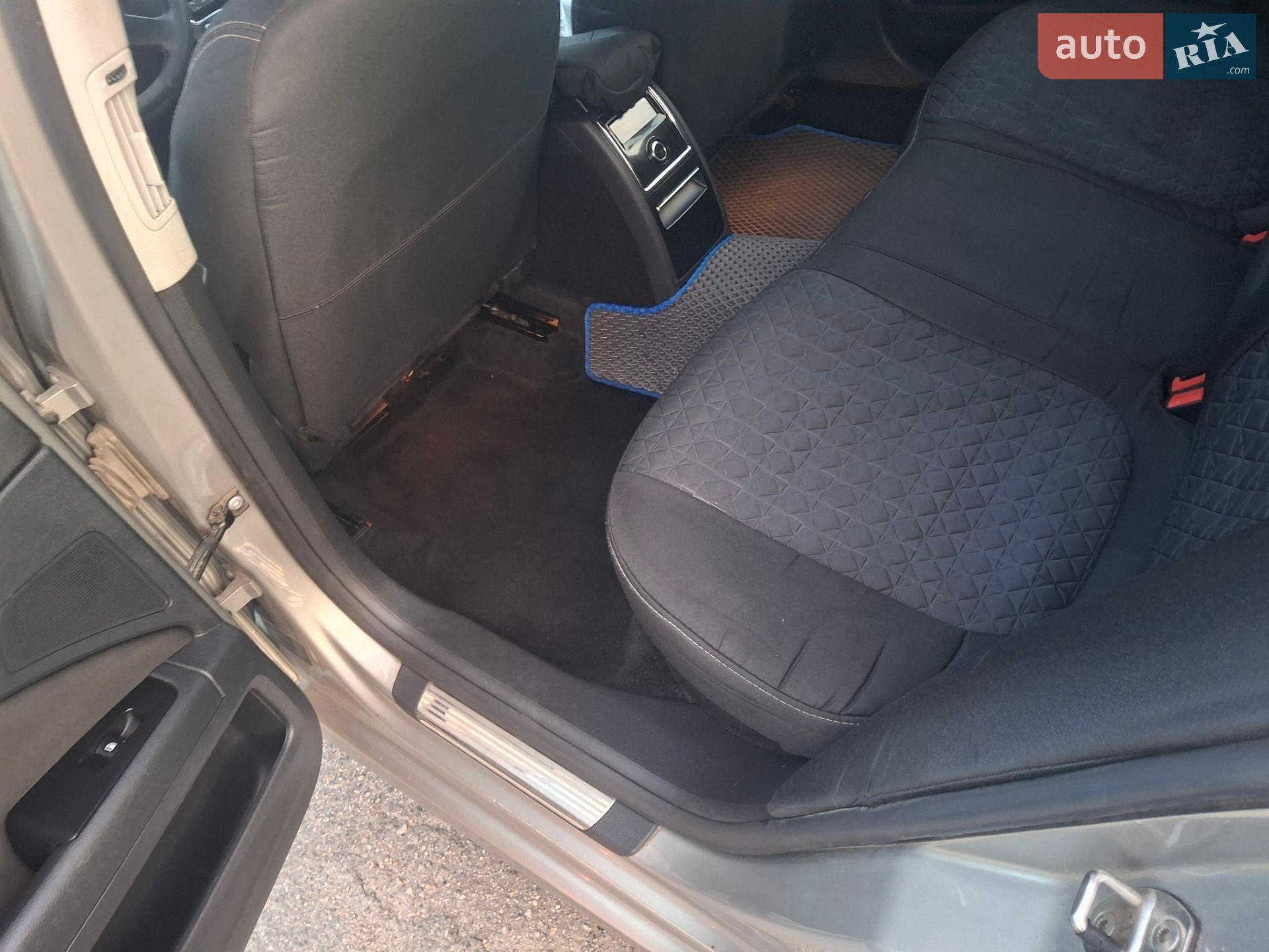 Skoda Superb 2012 VIN TMBAB43T3CB300927 фото оголошення 14 з 18