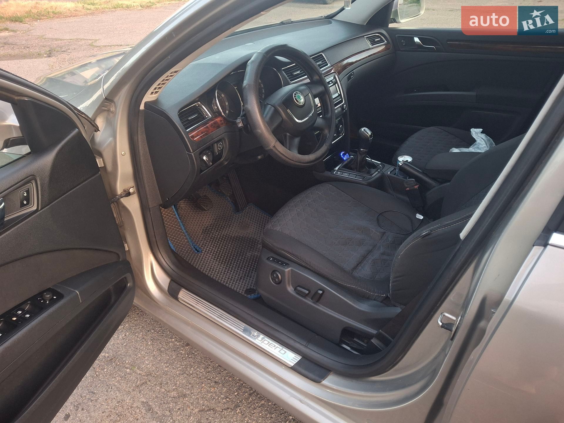 Skoda Superb 2012 VIN TMBAB43T3CB300927 фото оголошення 17 з 18
