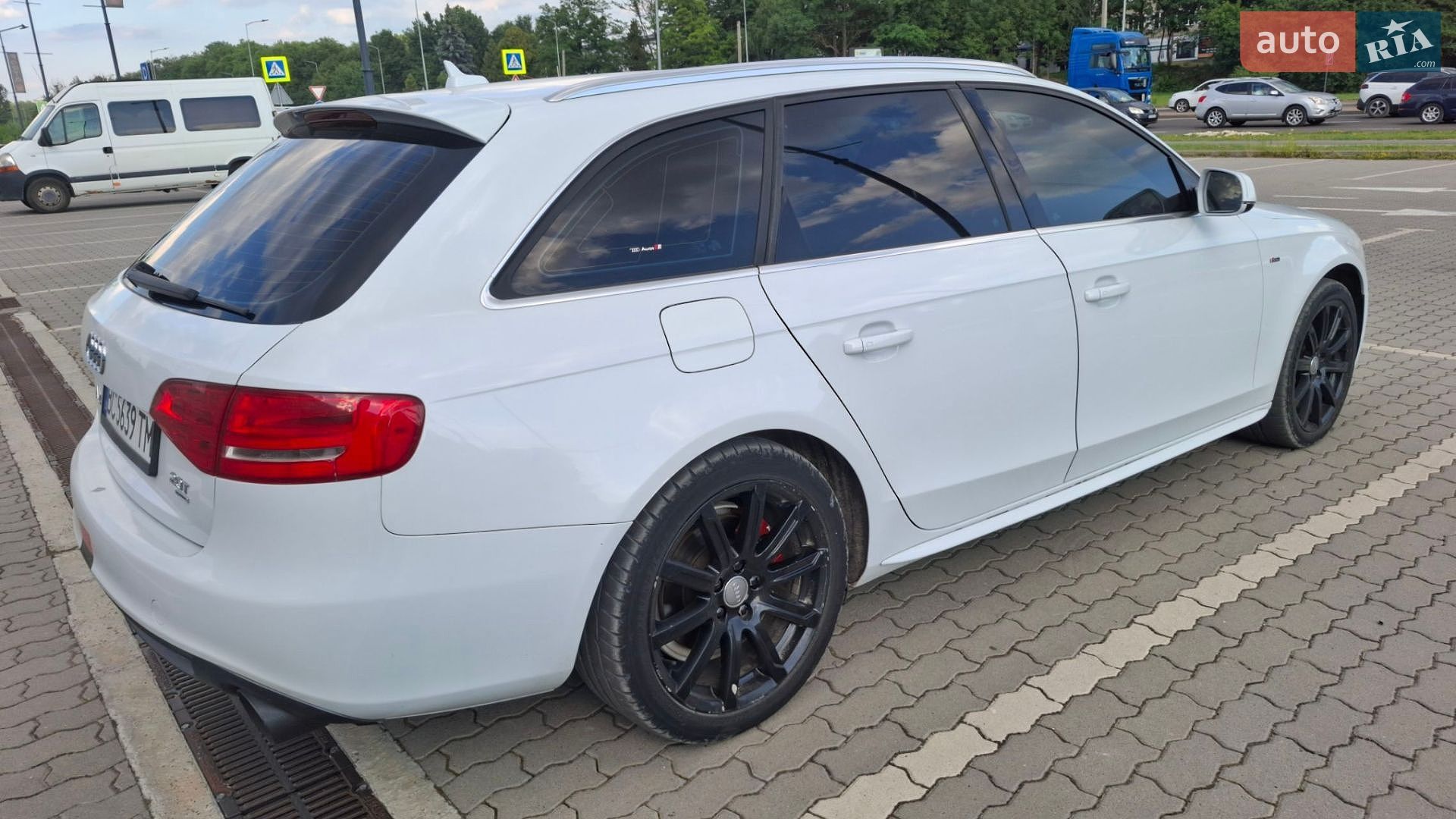 Audi A4 2012 VIN WAUWFAFL2CA113556 фото оголошення 12 з 28